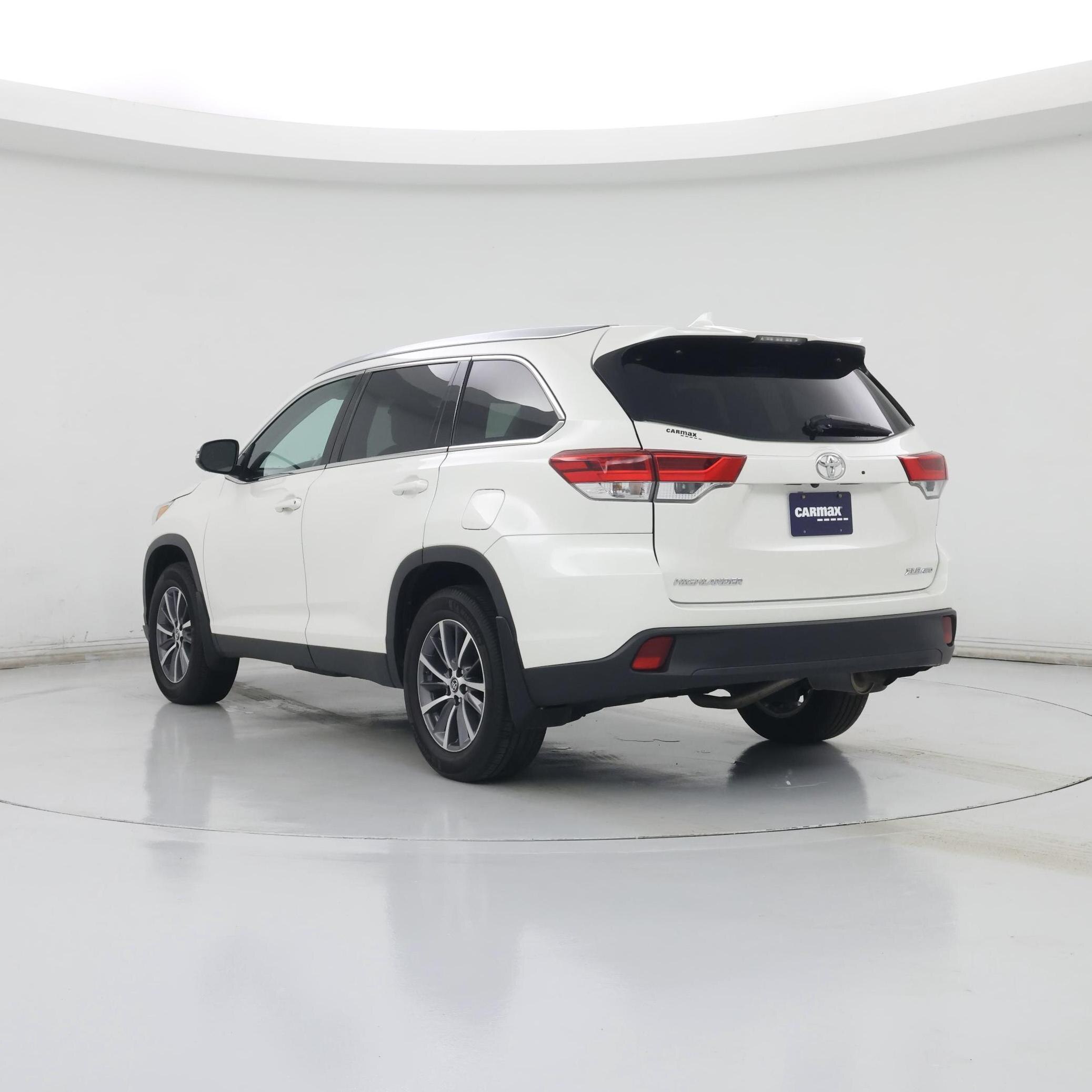 Thumbnail: 2019 Toyota Highlander - 2
