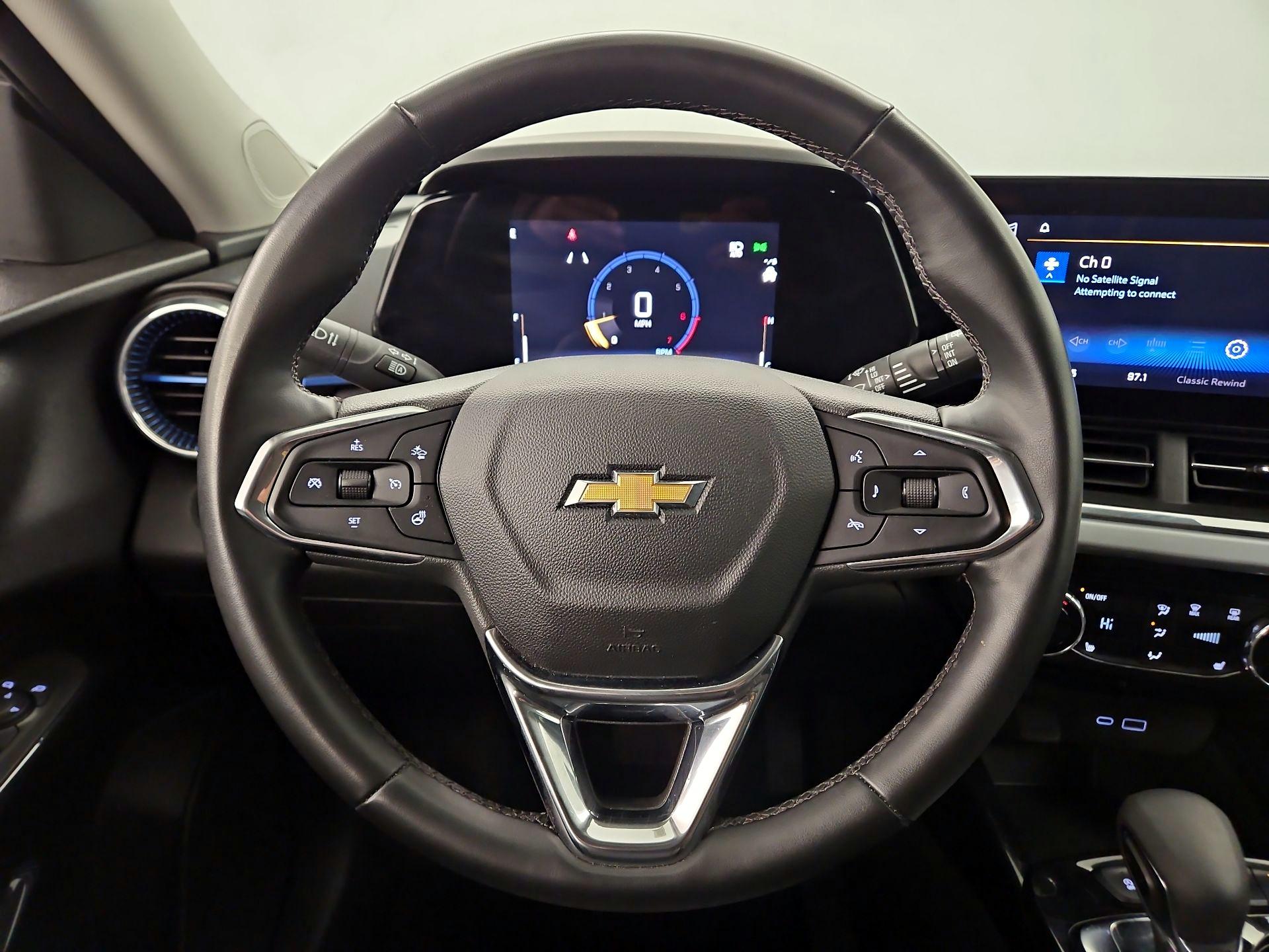 Thumbnail: 2025 Chevrolet Trax - 10