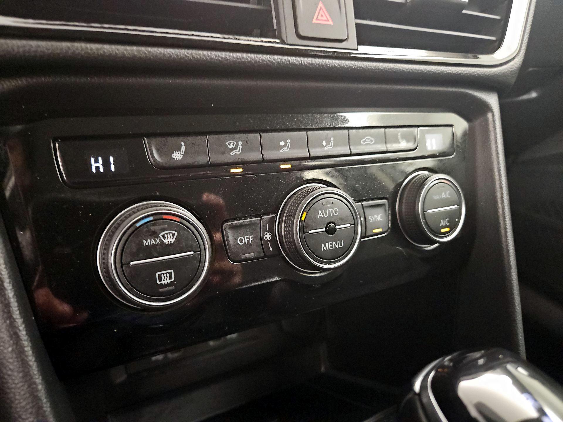 Thumbnail: 2024 Volkswagen Taos - 16