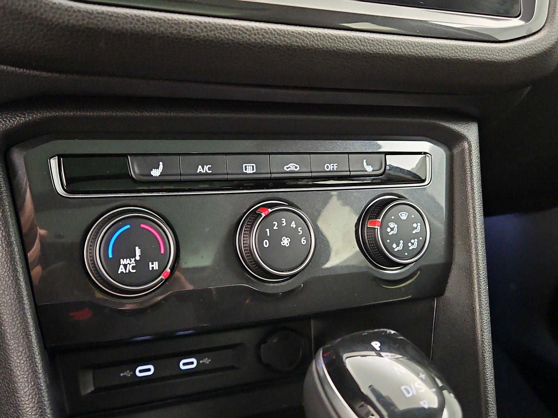 Thumbnail: 2024 Volkswagen Tiguan - 16