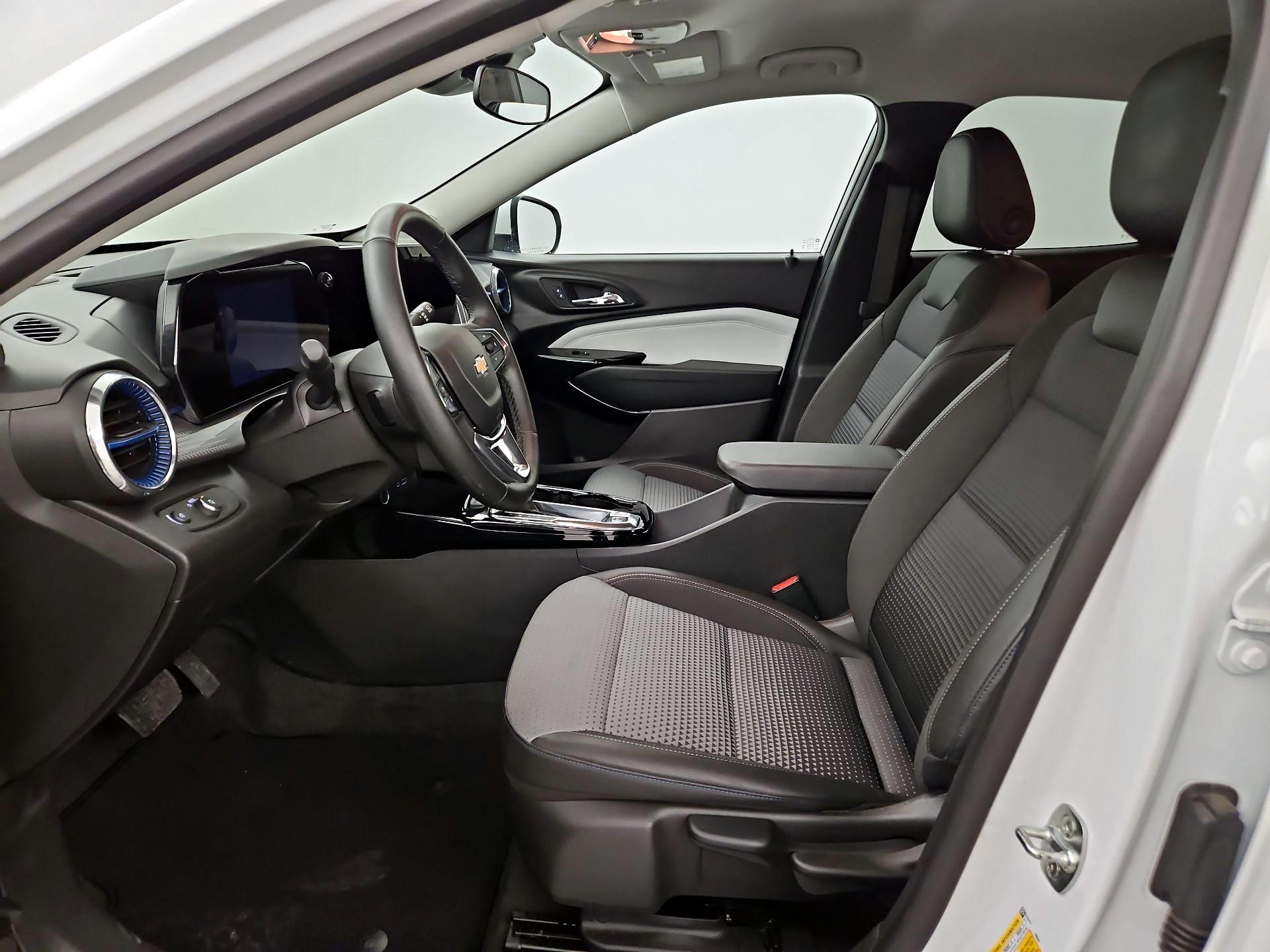 Thumbnail: 2025 Chevrolet Trax - 11