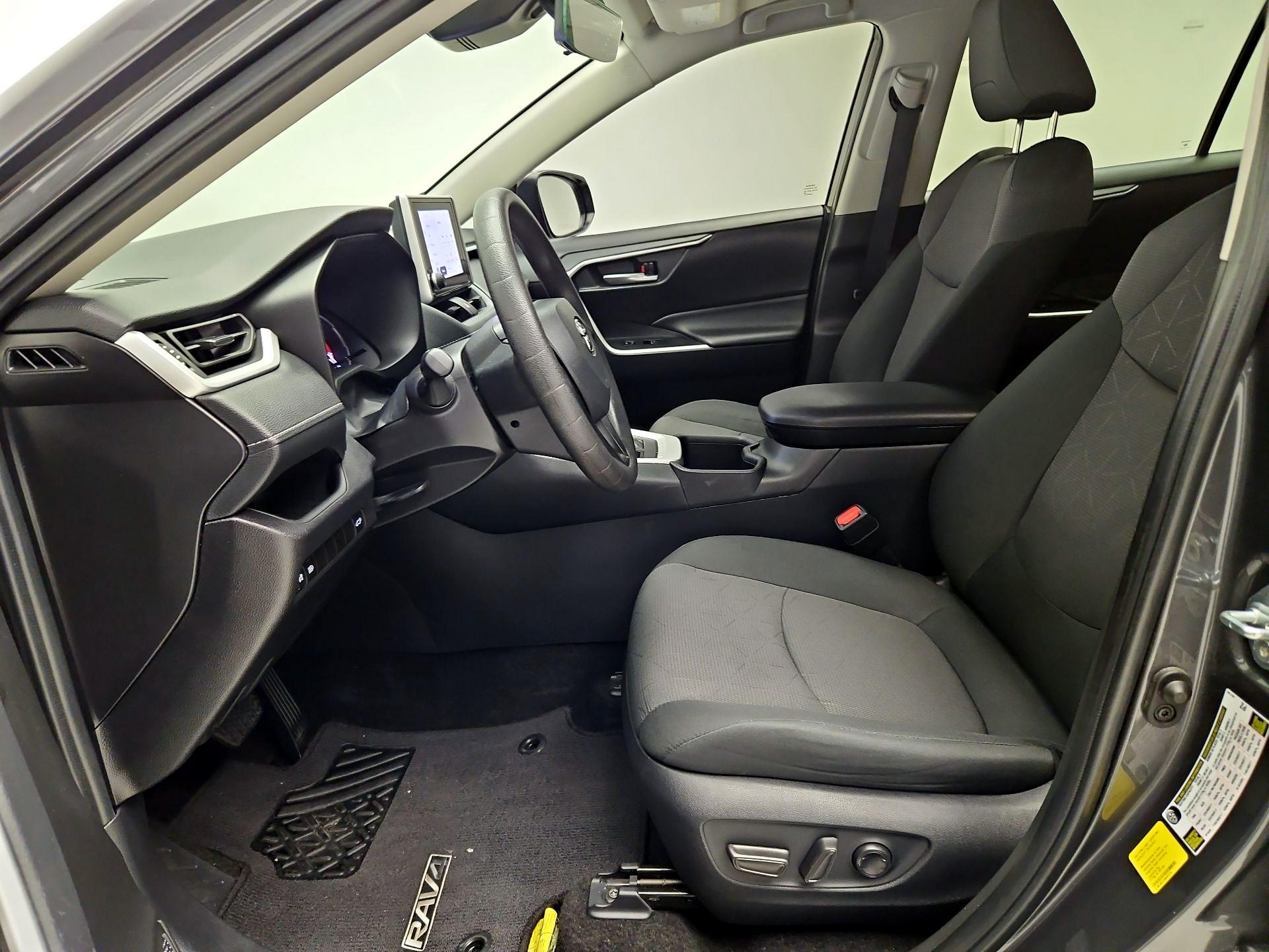 Thumbnail: 2024 Toyota RAV4 - 11