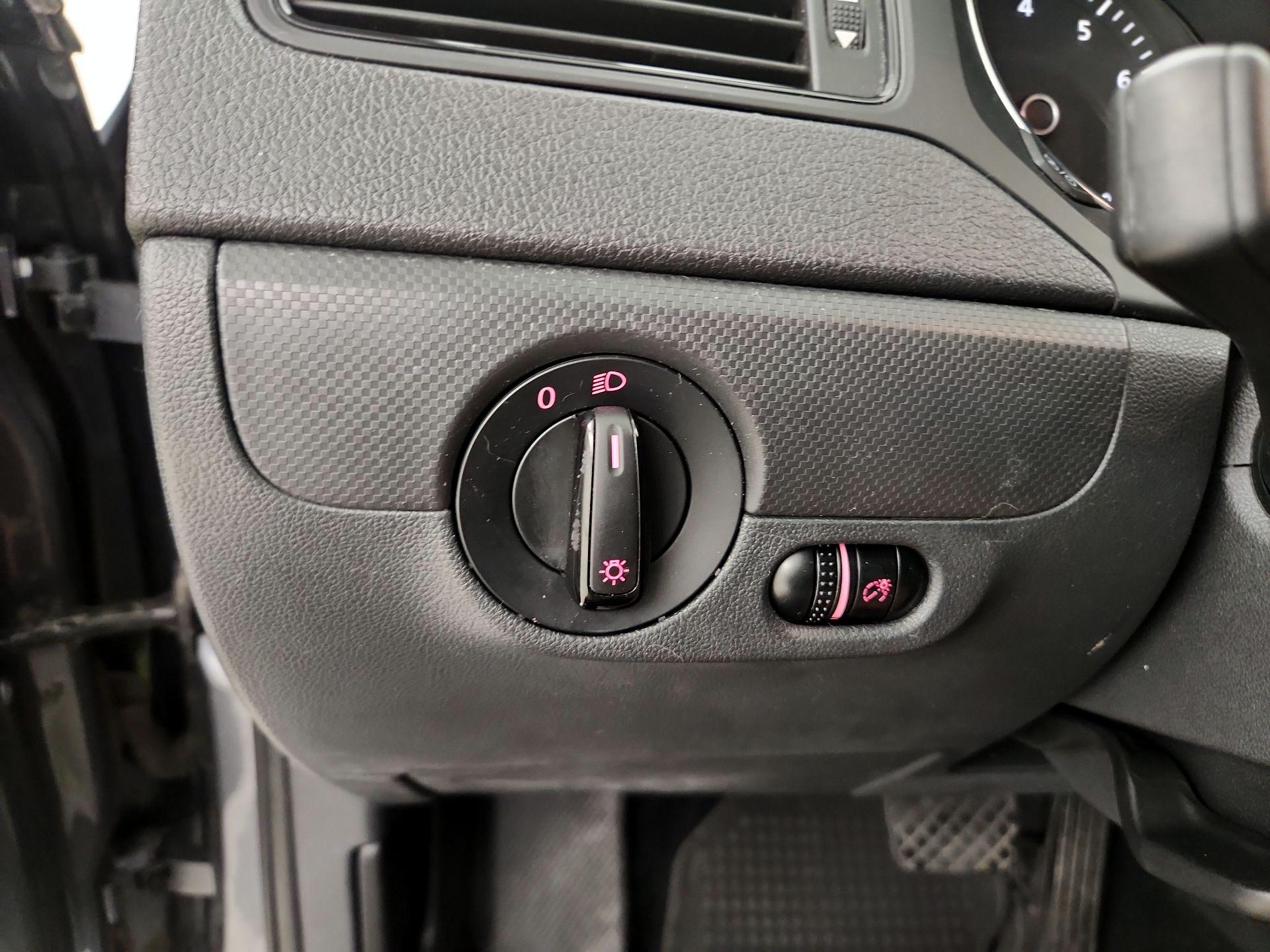 Thumbnail: 2016 Volkswagen Jetta - 13