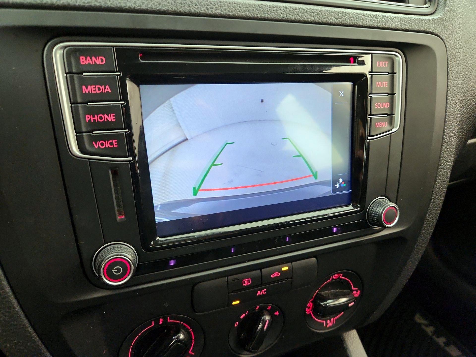 Thumbnail: 2016 Volkswagen Jetta - 14