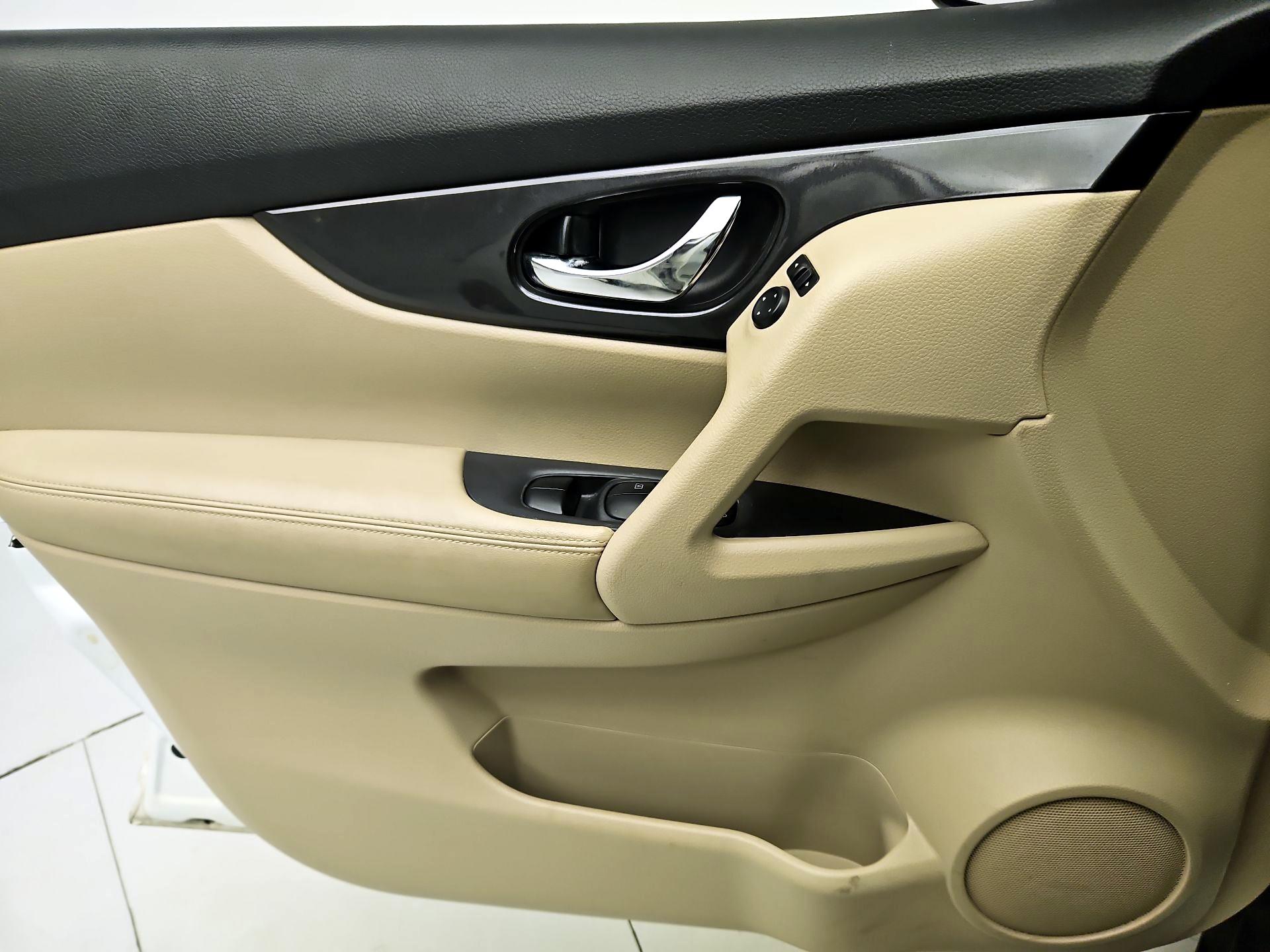 Thumbnail: 2018 Nissan Rogue - 12