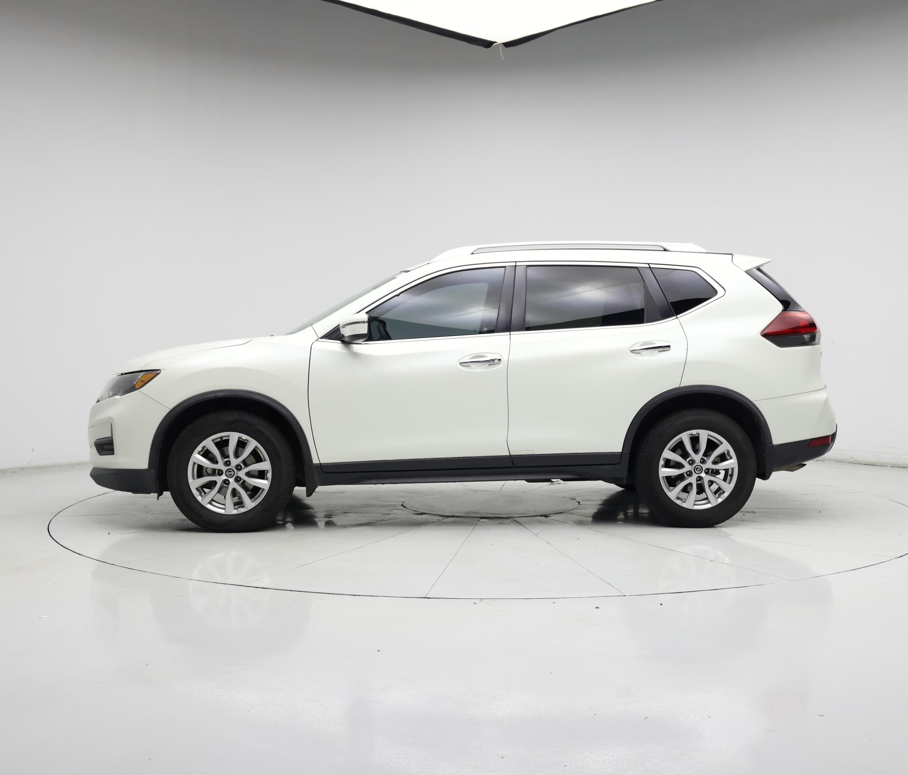 Thumbnail: 2018 Nissan Rogue - 3