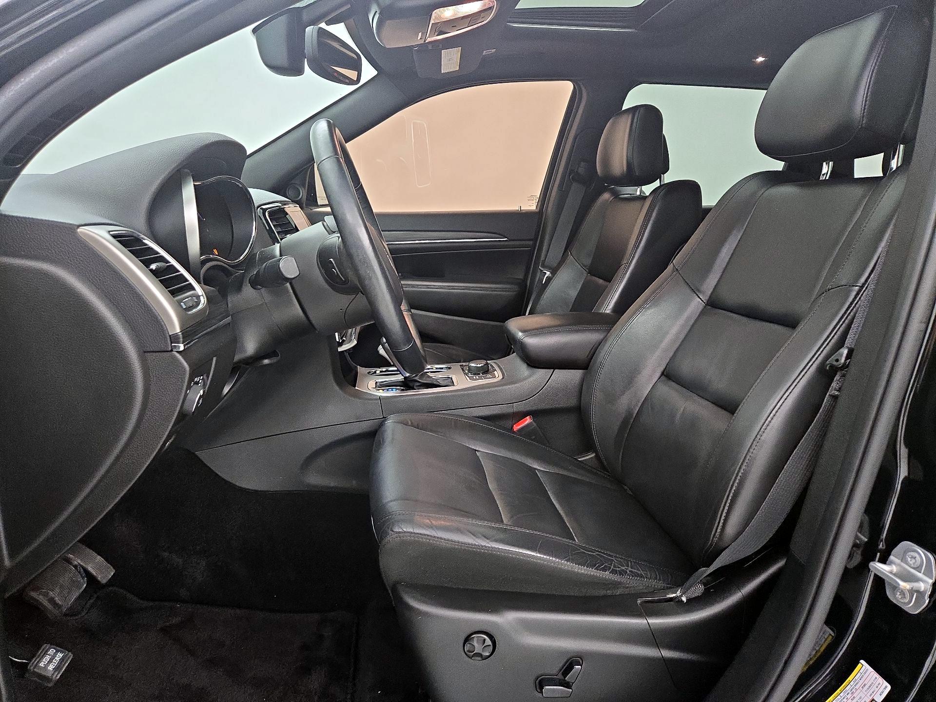 Thumbnail: 2019 Jeep Grand Cherokee - 11