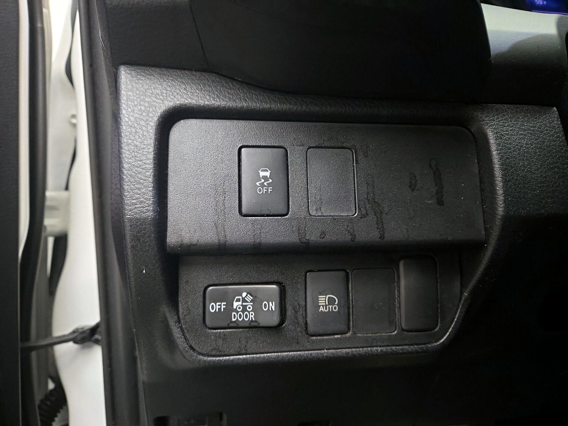 Thumbnail: 2020 Toyota Tacoma - 13