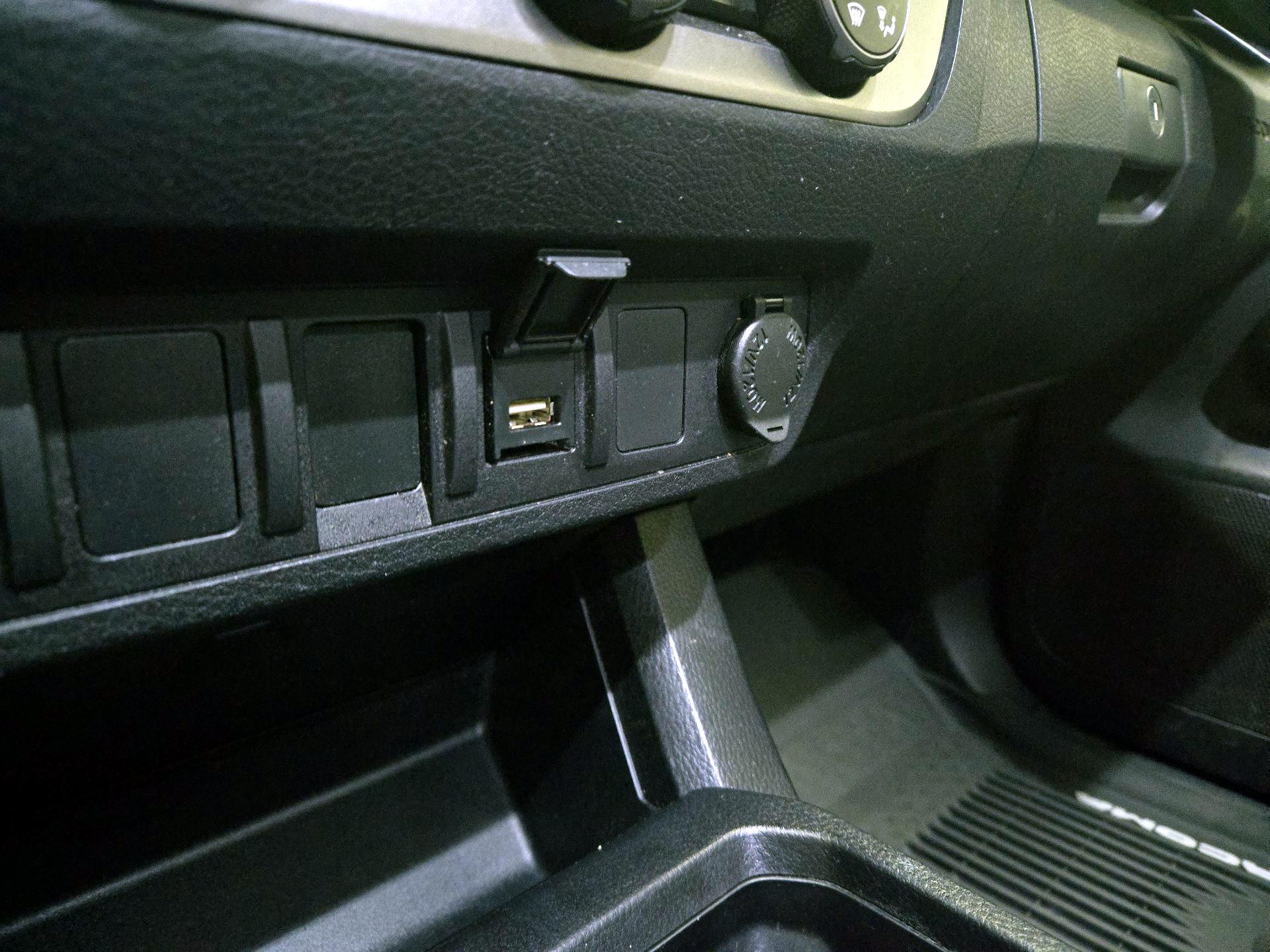 Thumbnail: 2020 Toyota Tacoma - 18