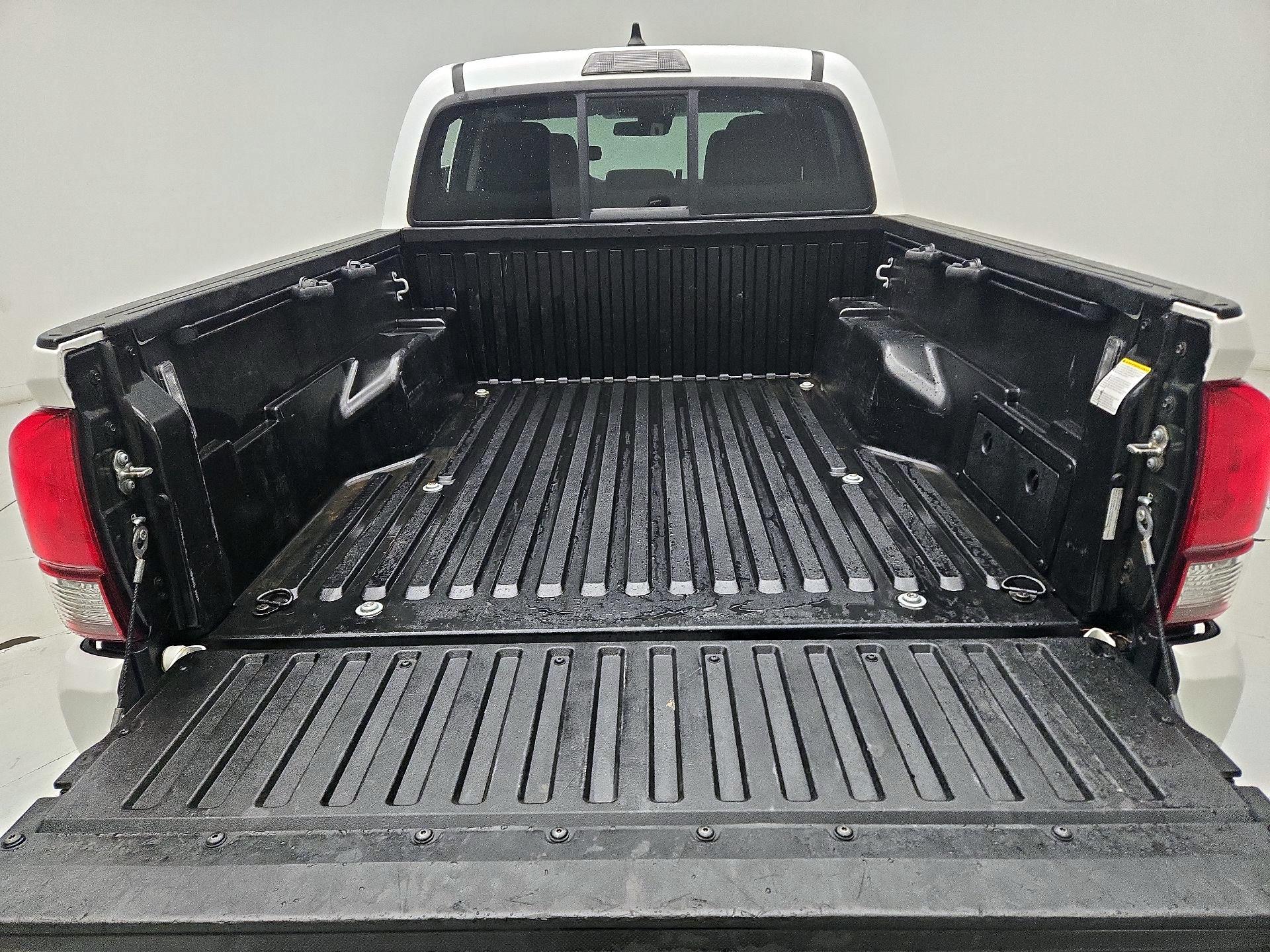 Thumbnail: 2020 Toyota Tacoma - 20