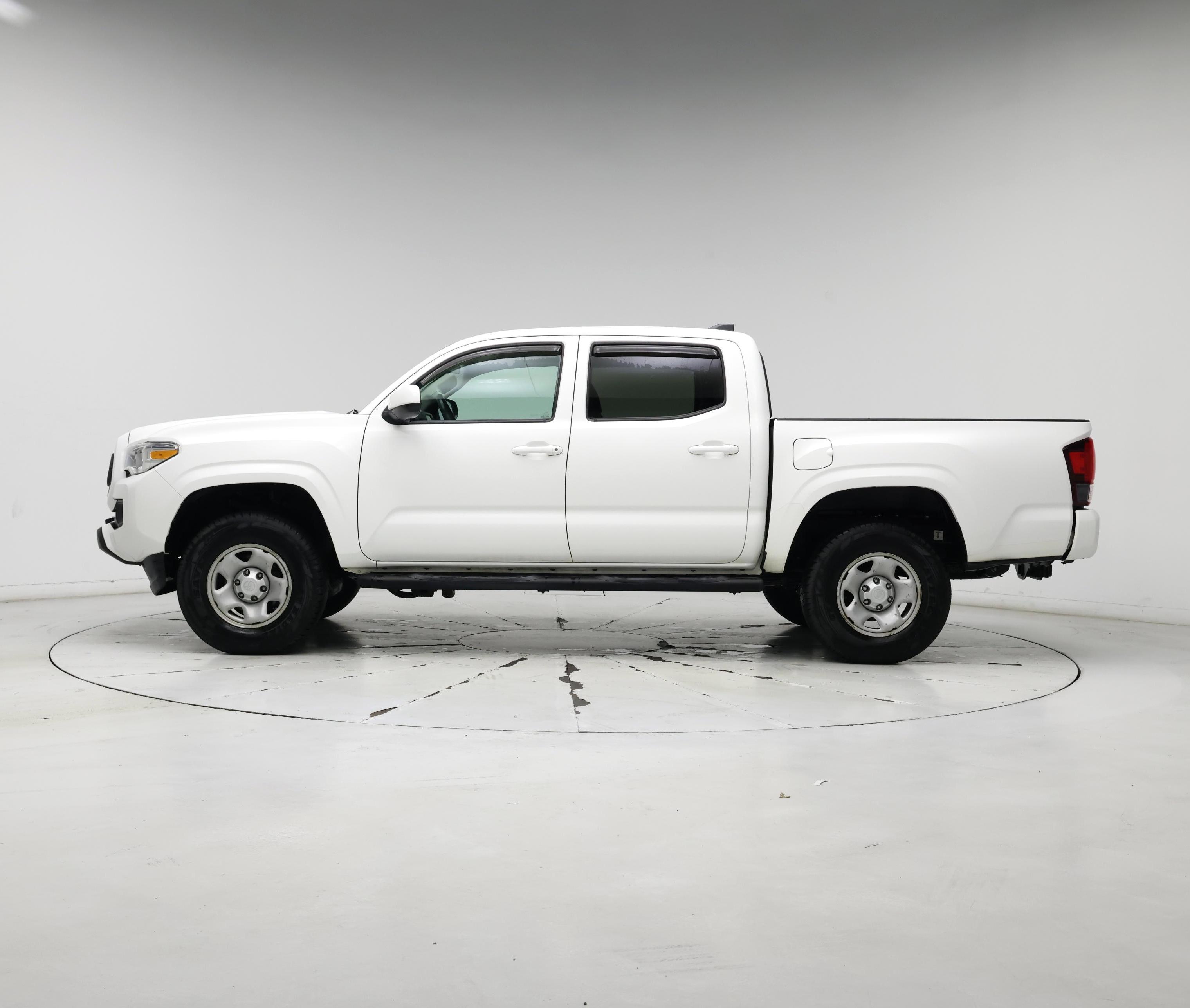 Thumbnail: 2020 Toyota Tacoma - 3