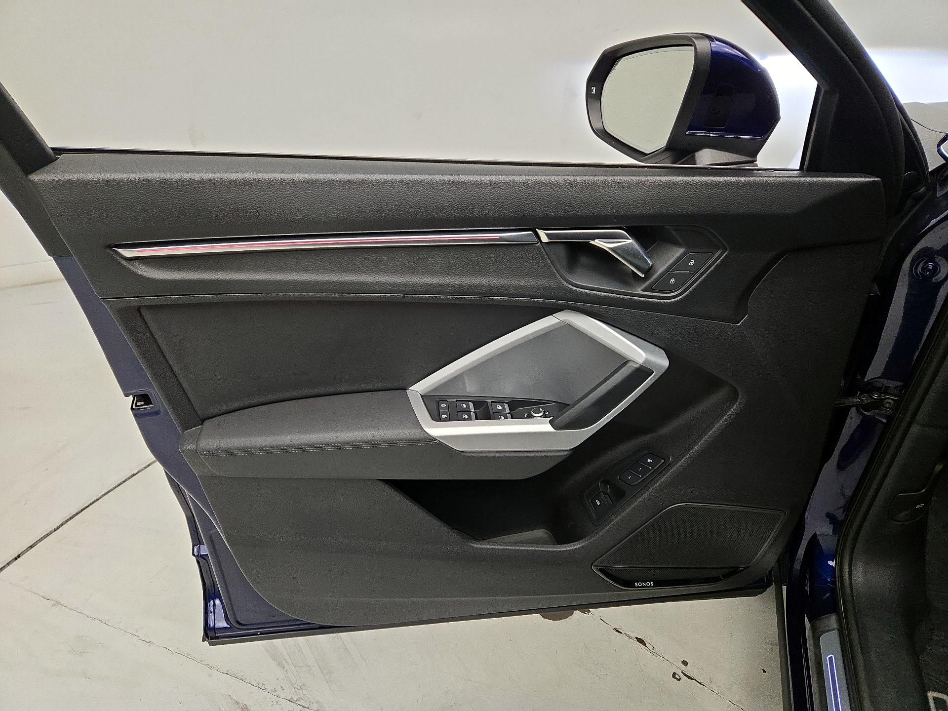 Thumbnail: 2023 Audi Q3 - 12