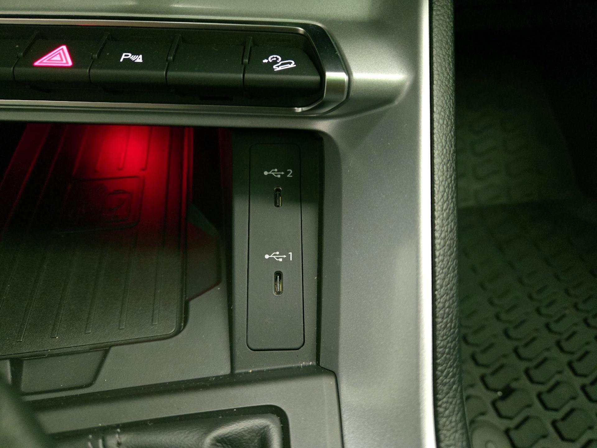 Thumbnail: 2023 Audi Q3 - 19