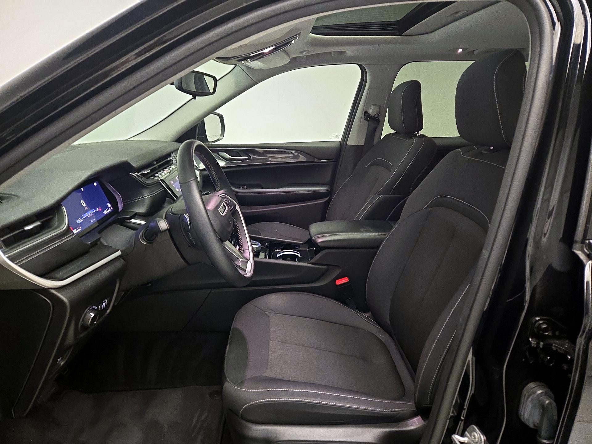 Thumbnail: 2022 Jeep Grand Cherokee - 11