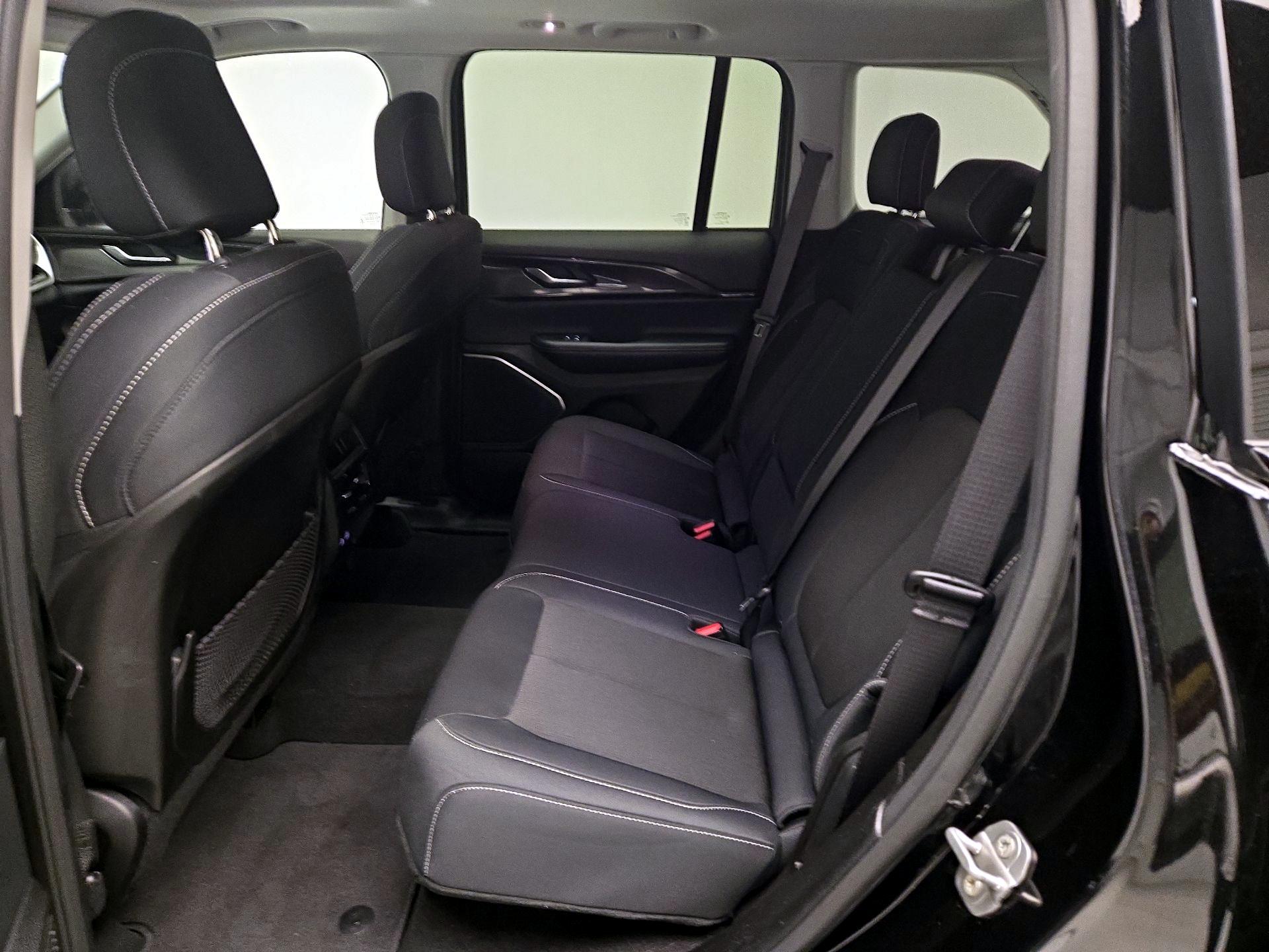 Thumbnail: 2022 Jeep Grand Cherokee - 20