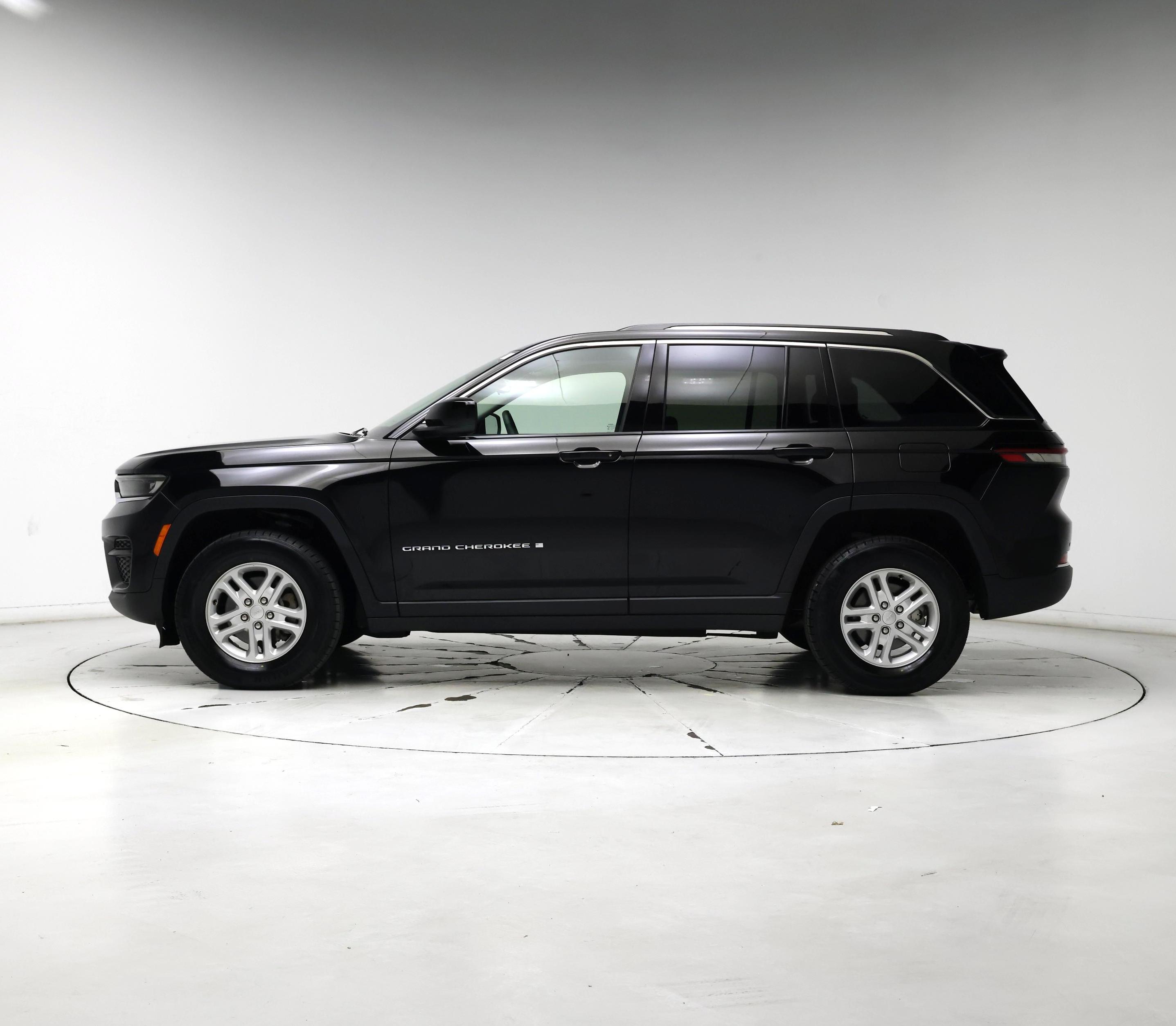 Thumbnail: 2022 Jeep Grand Cherokee - 3