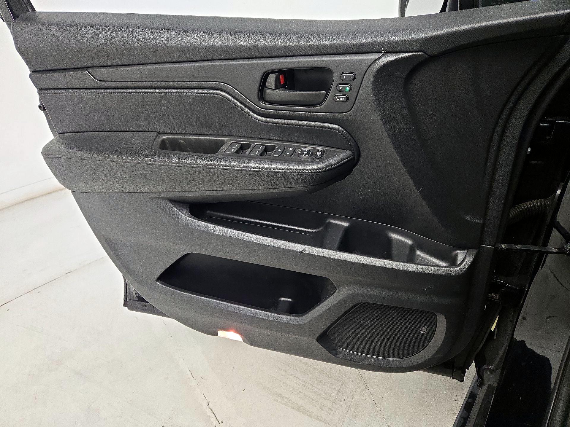 Thumbnail: 2022 Honda Odyssey - 12