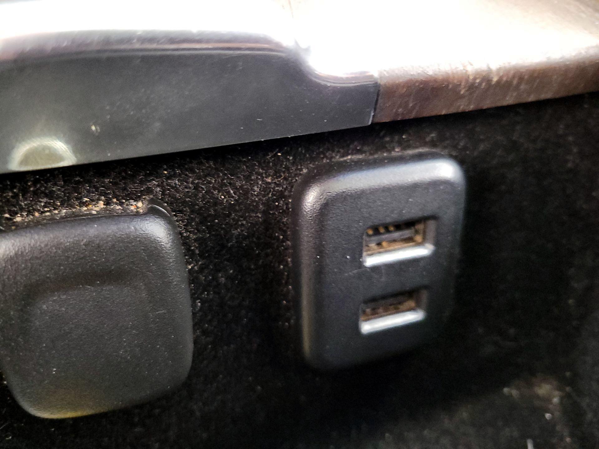 Thumbnail: 2017 Cadillac Escalade - 19