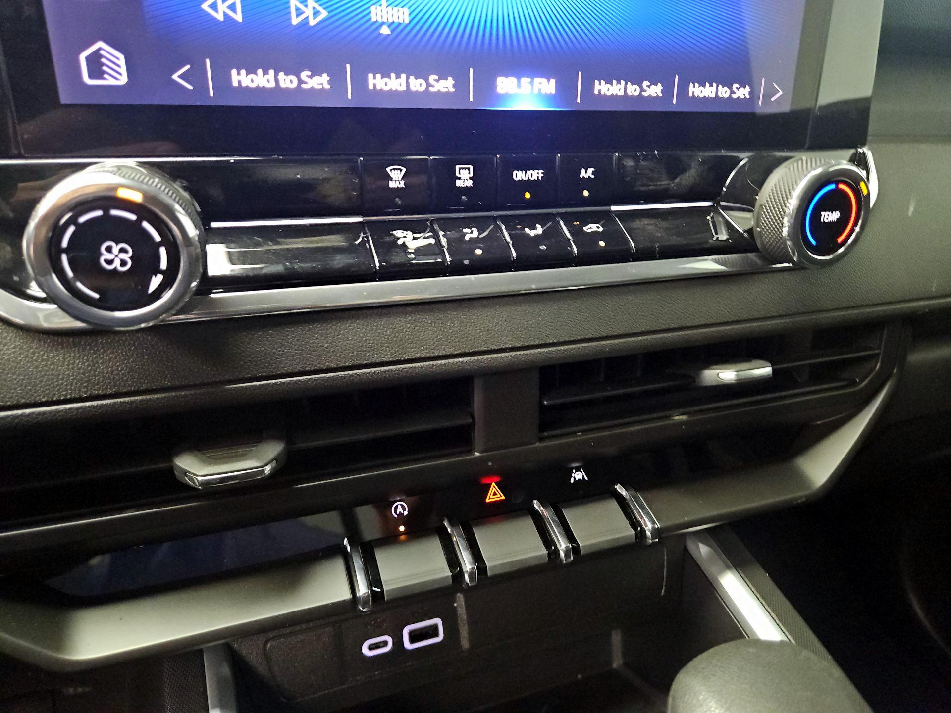 Thumbnail: 2024 Chevrolet Colorado - 15