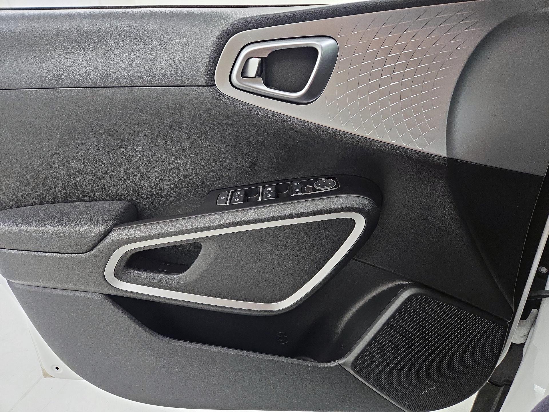 Thumbnail: 2023 Kia Soul - 12