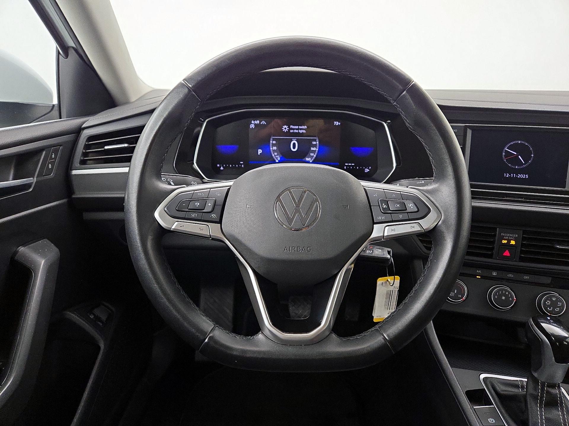 Thumbnail: 2024 Volkswagen Jetta - 10