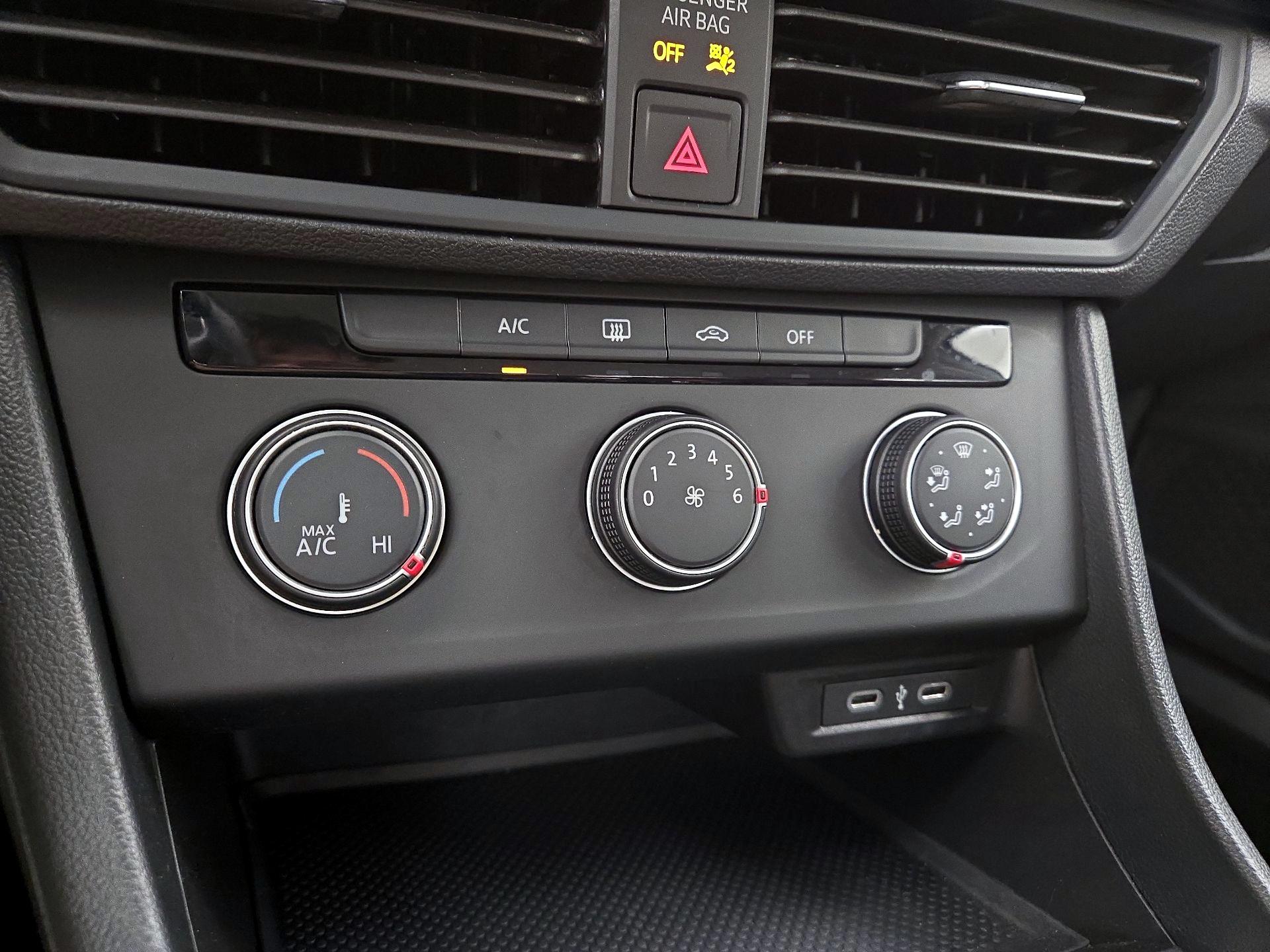 Thumbnail: 2024 Volkswagen Jetta - 16