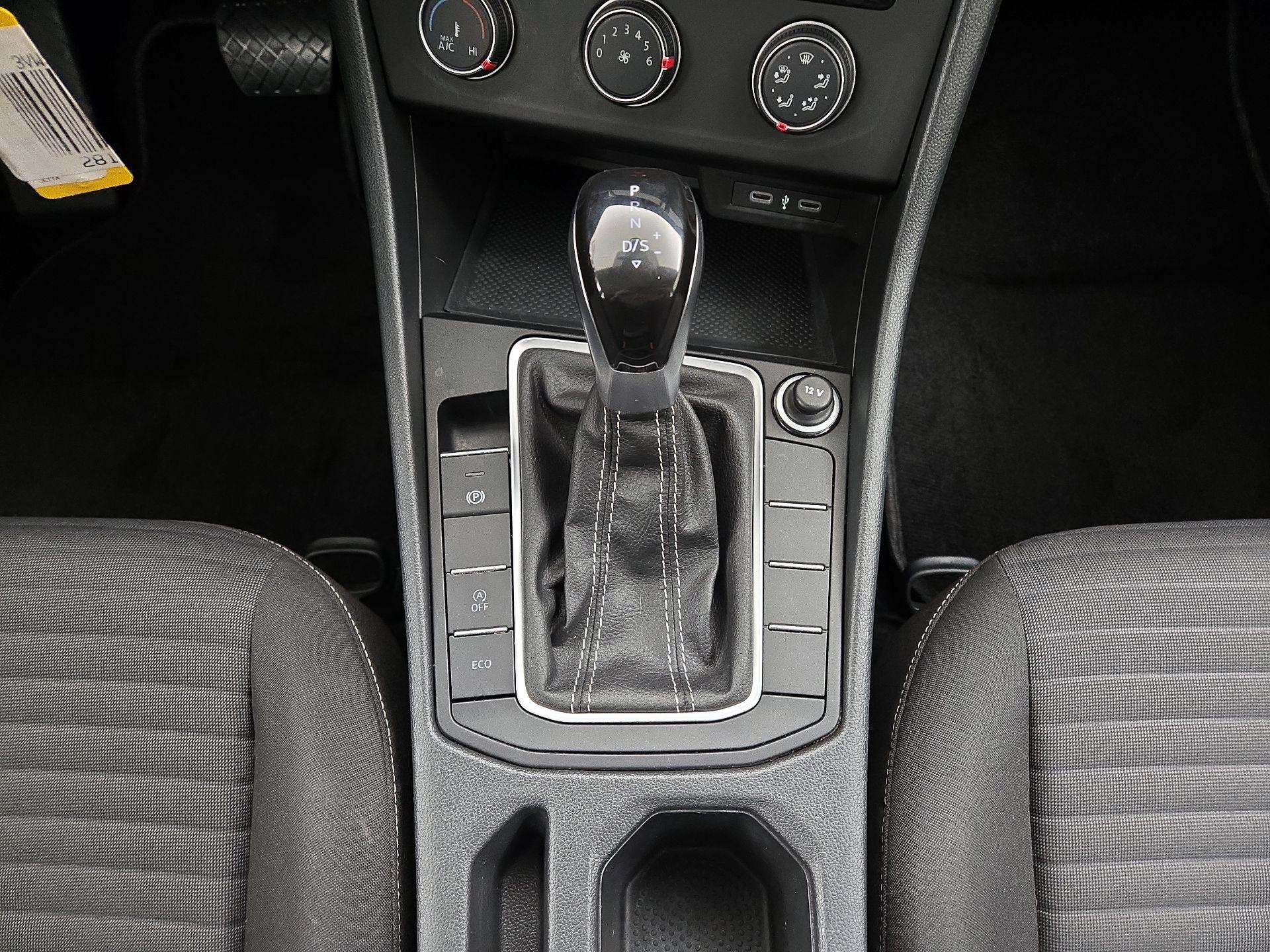 Thumbnail: 2024 Volkswagen Jetta - 17