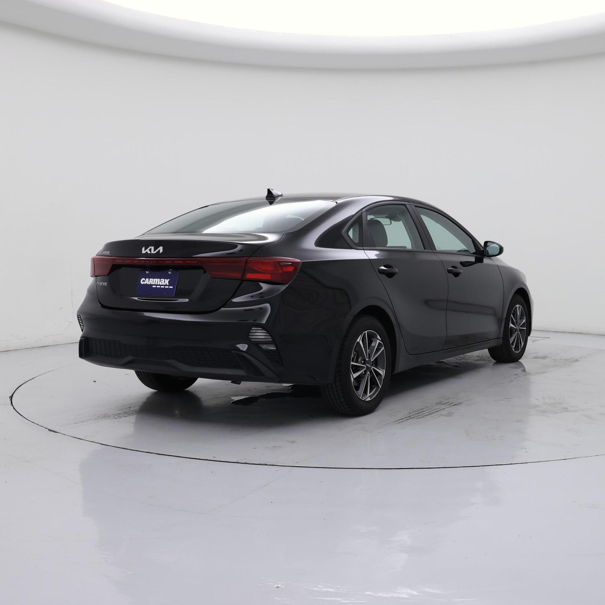 Thumbnail: 2023 Kia Forte - 8