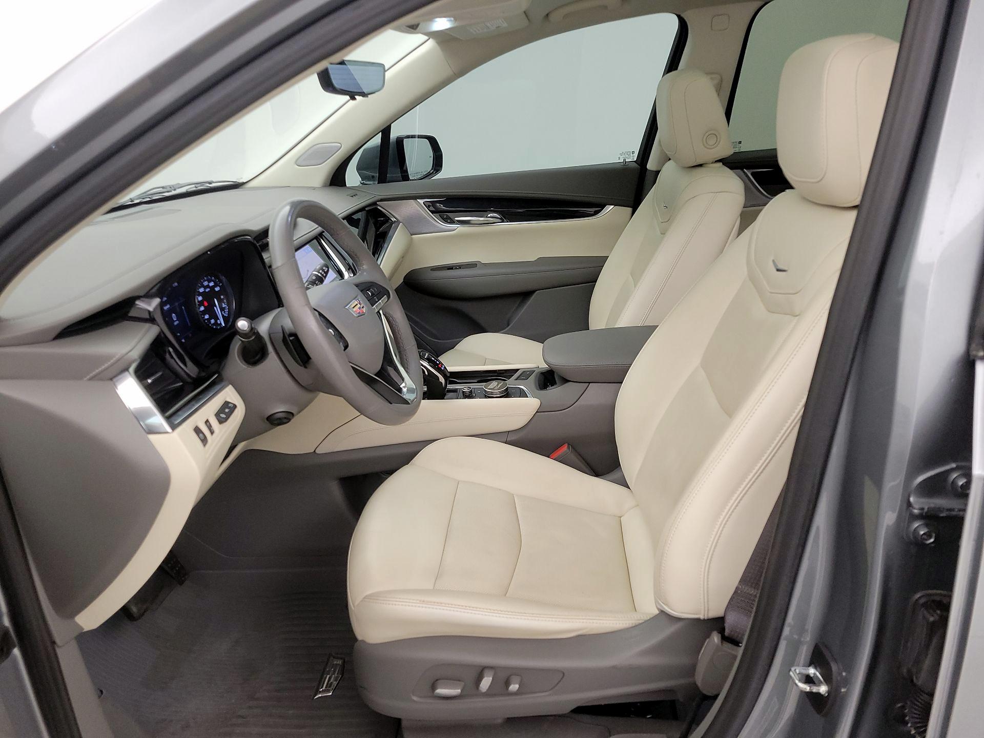 Thumbnail: 2023 Cadillac XT6 - 11