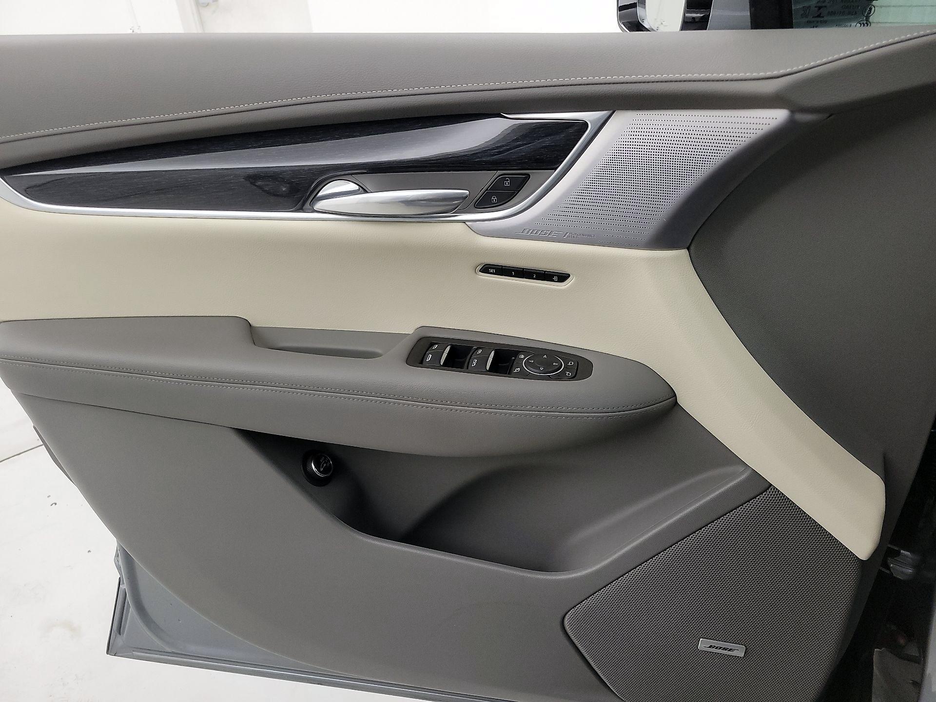 Thumbnail: 2023 Cadillac XT6 - 12