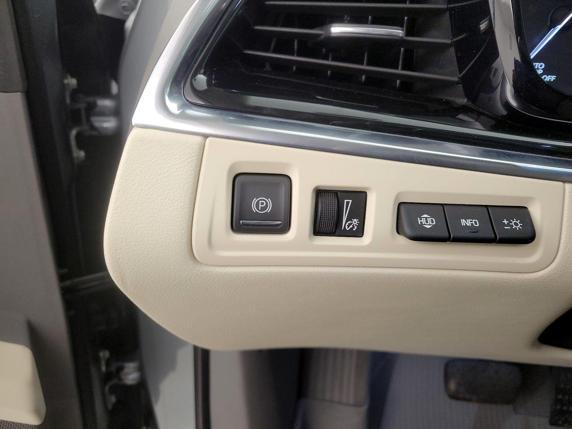 Thumbnail: 2023 Cadillac XT6 - 13