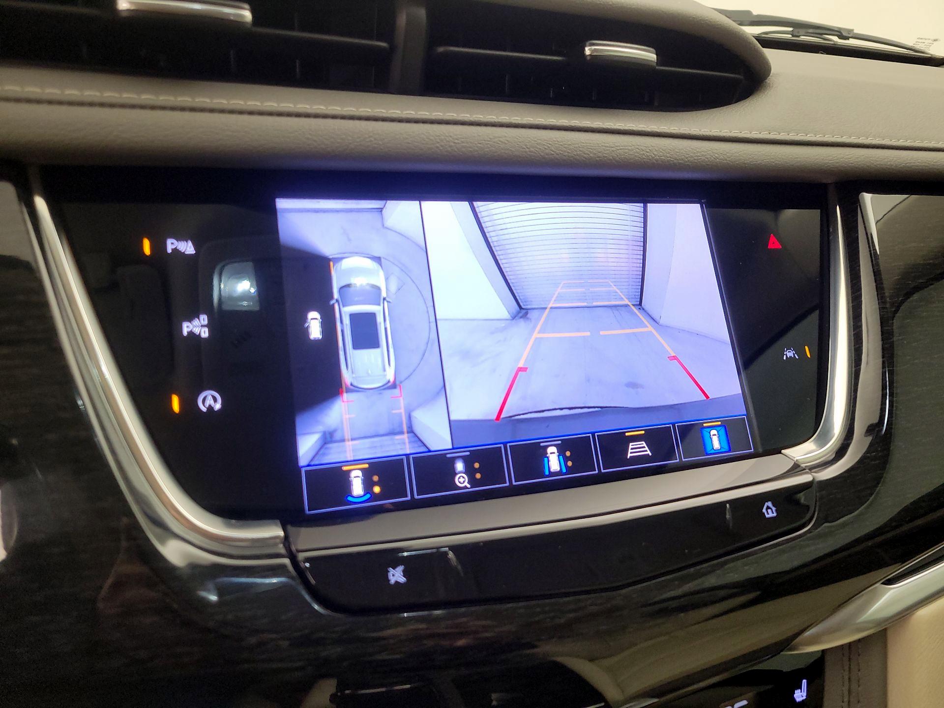 Thumbnail: 2023 Cadillac XT6 - 15