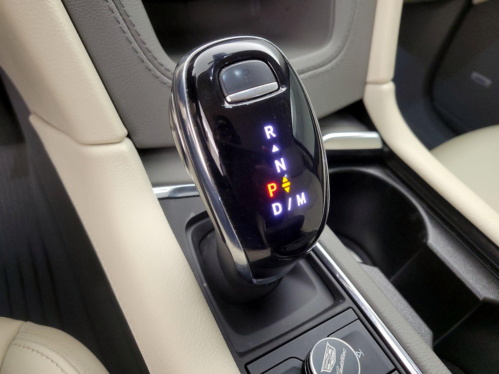 Thumbnail: 2023 Cadillac XT6 - 18