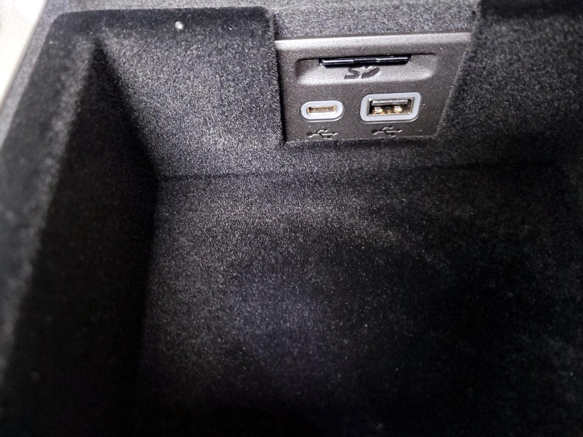 Thumbnail: 2023 Cadillac XT6 - 19