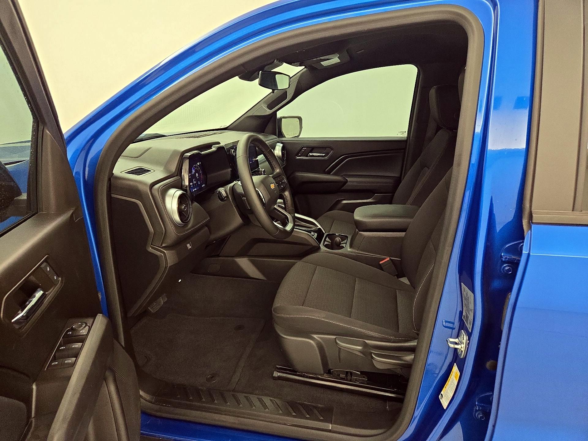 Thumbnail: 2024 Chevrolet Colorado - 11