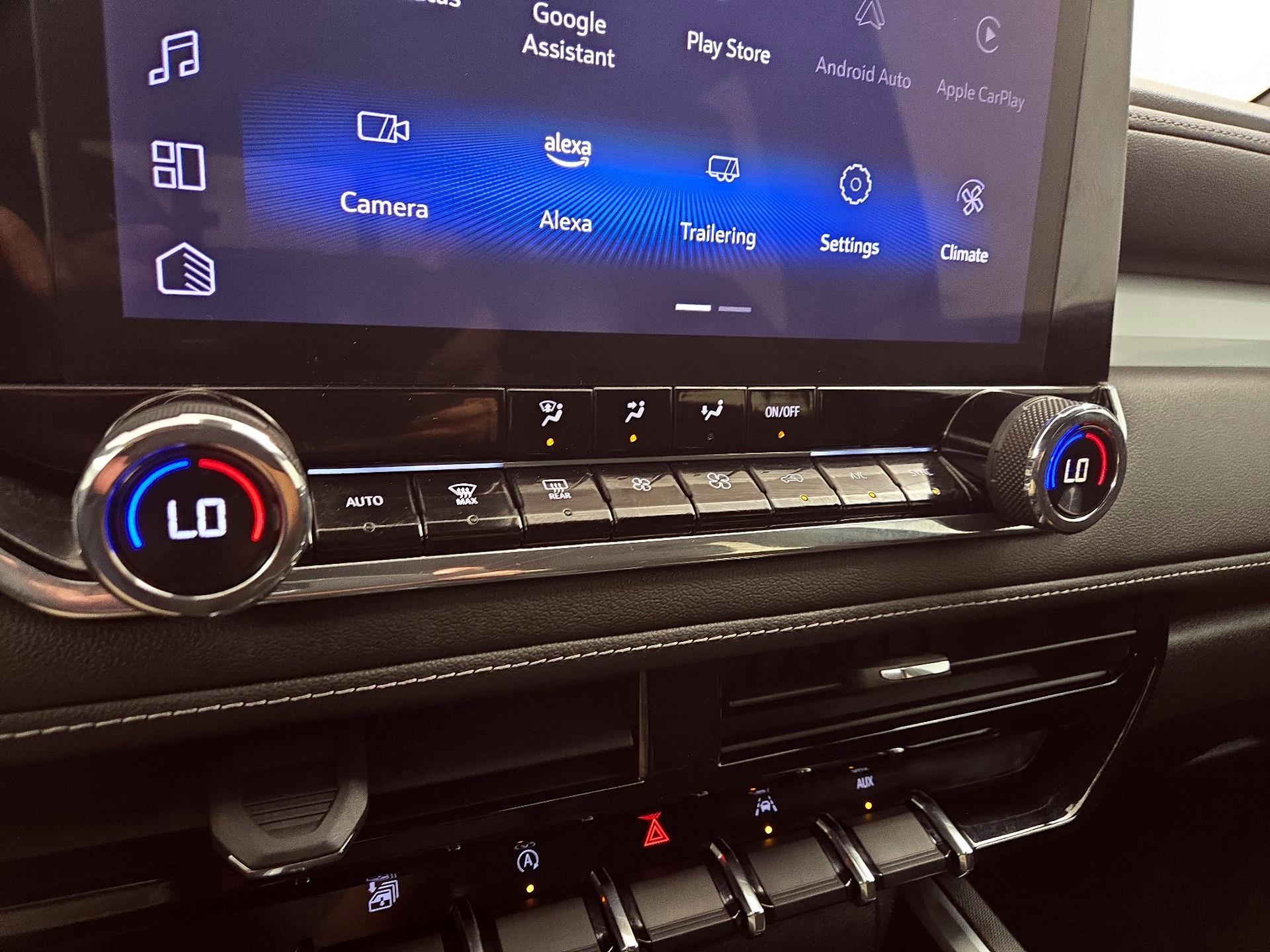 Thumbnail: 2024 Chevrolet Colorado - 16