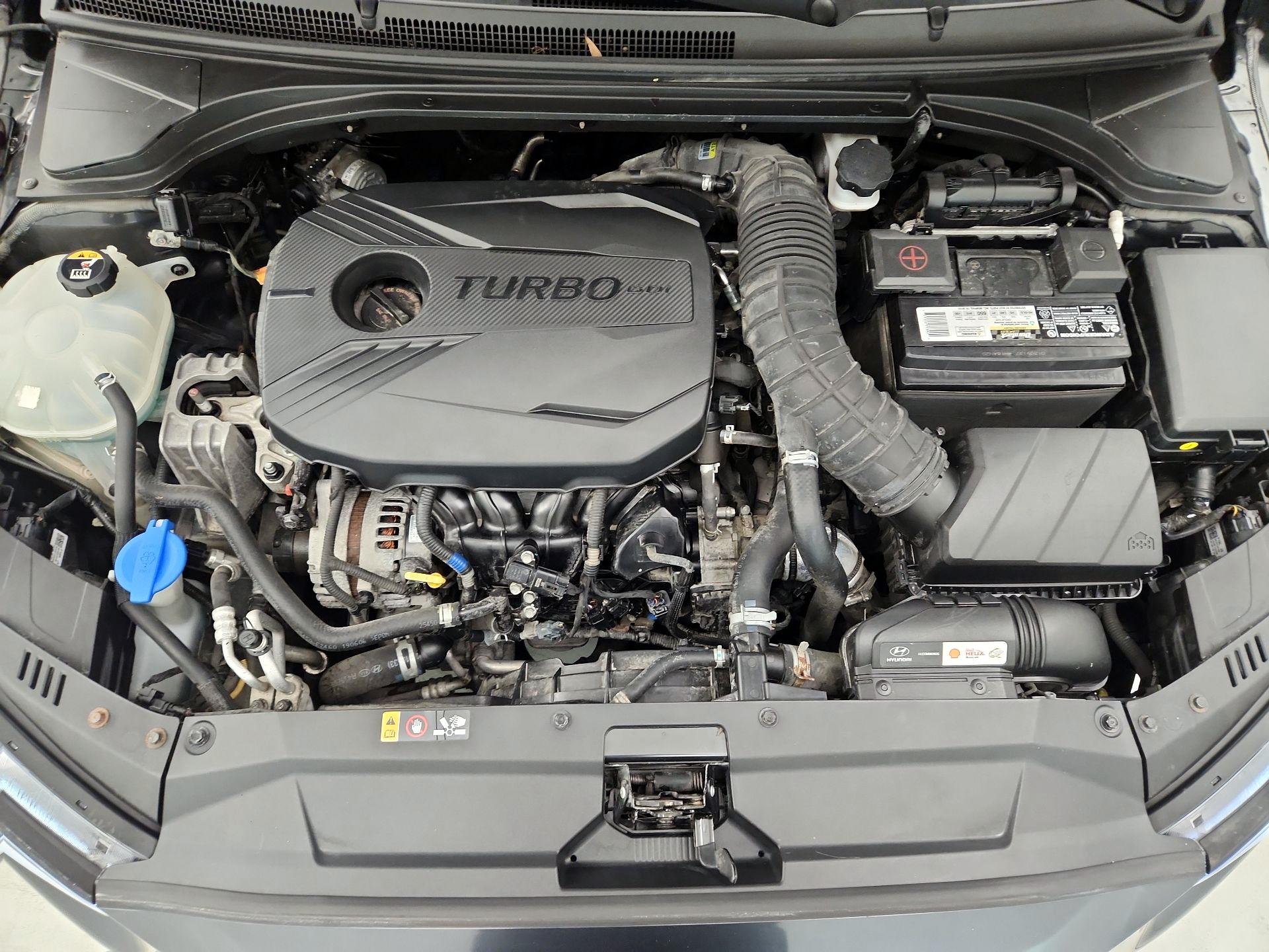 Thumbnail: 2020 Hyundai Veloster - 17