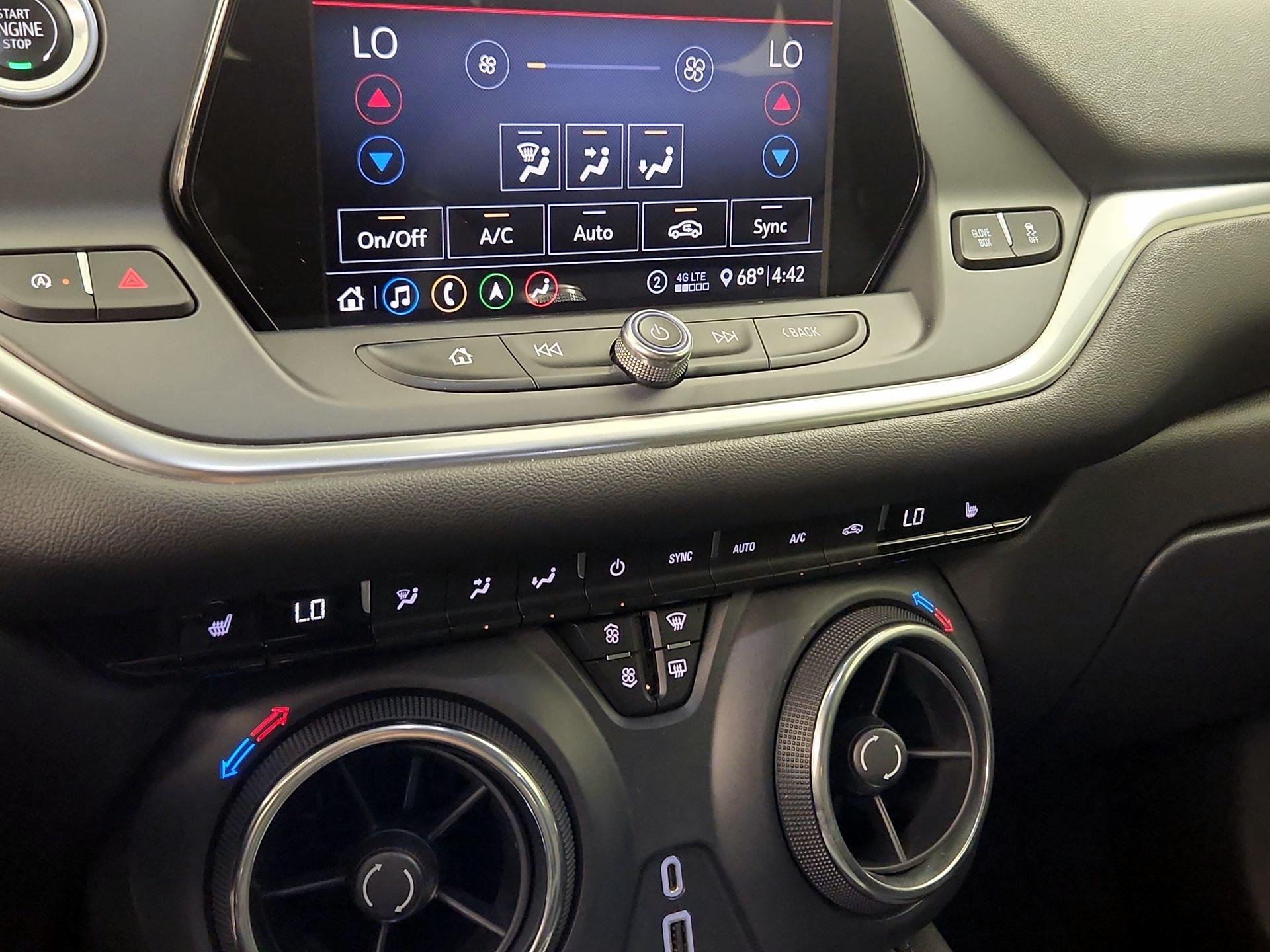 Thumbnail: 2020 Chevrolet Blazer - 17