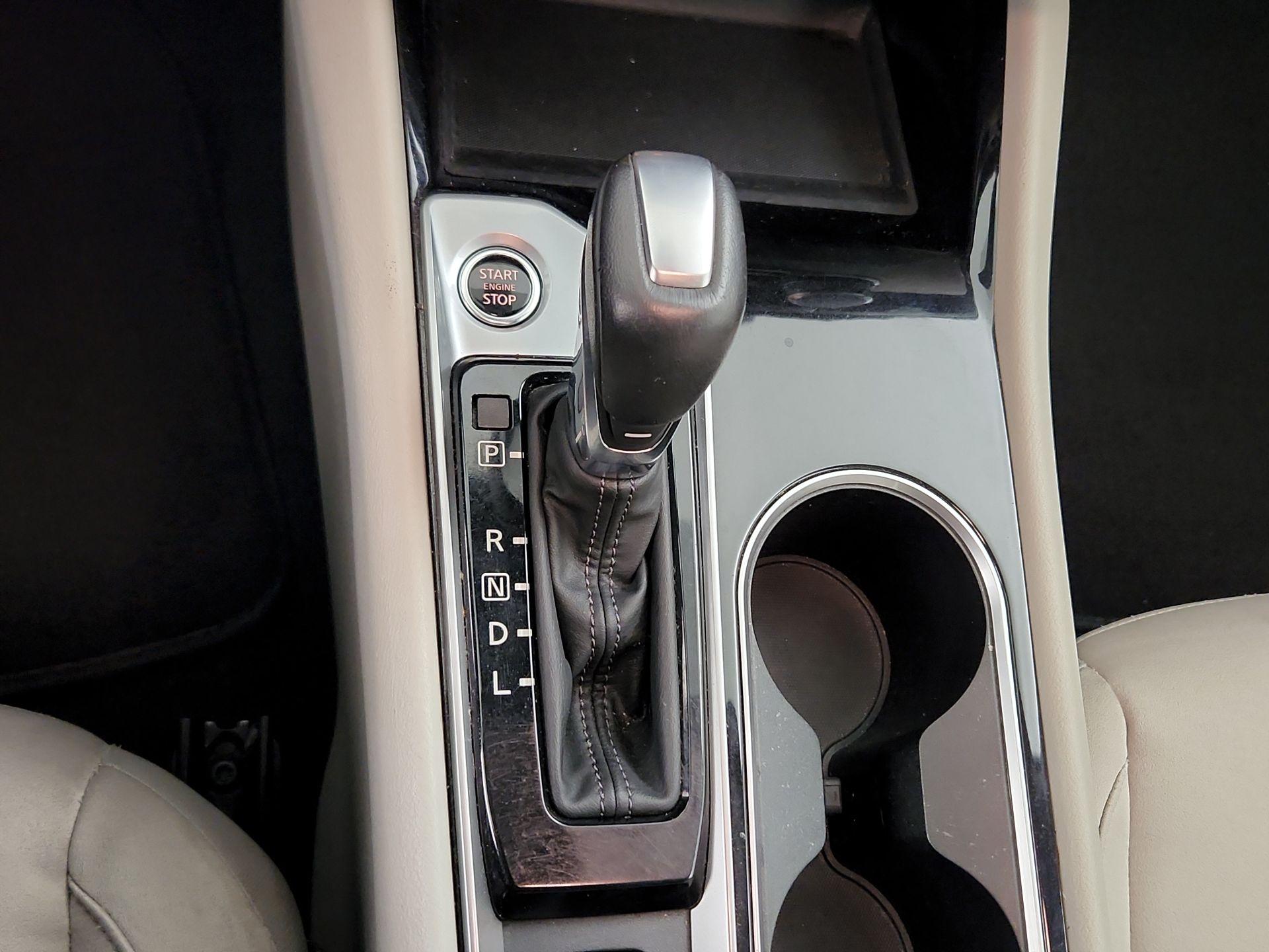 Thumbnail: 2022 Nissan Altima - 17