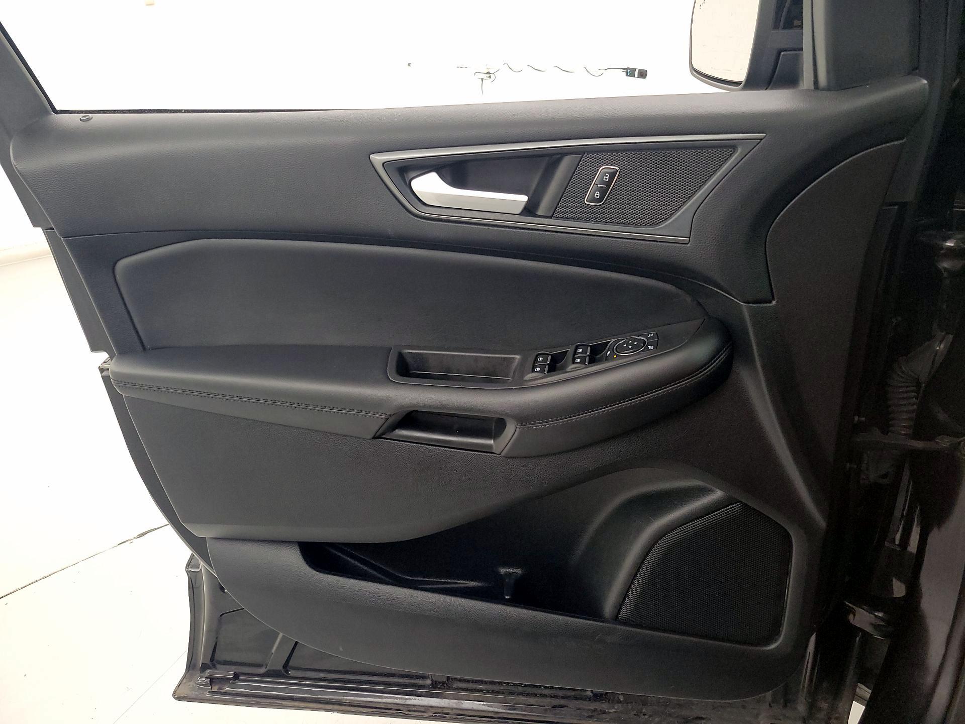 Thumbnail: 2023 Ford Edge - 12