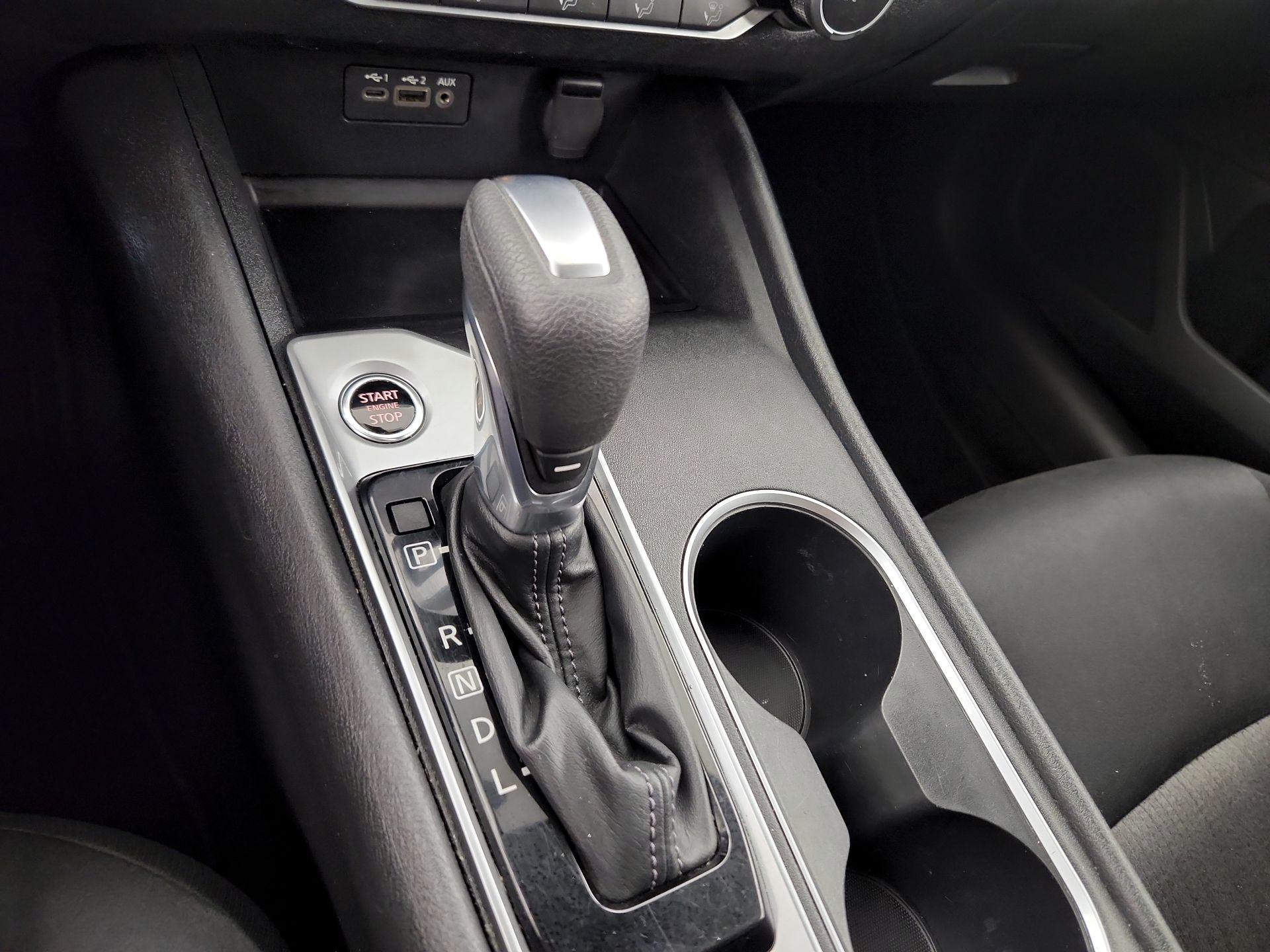 Thumbnail: 2022 Nissan Altima - 17