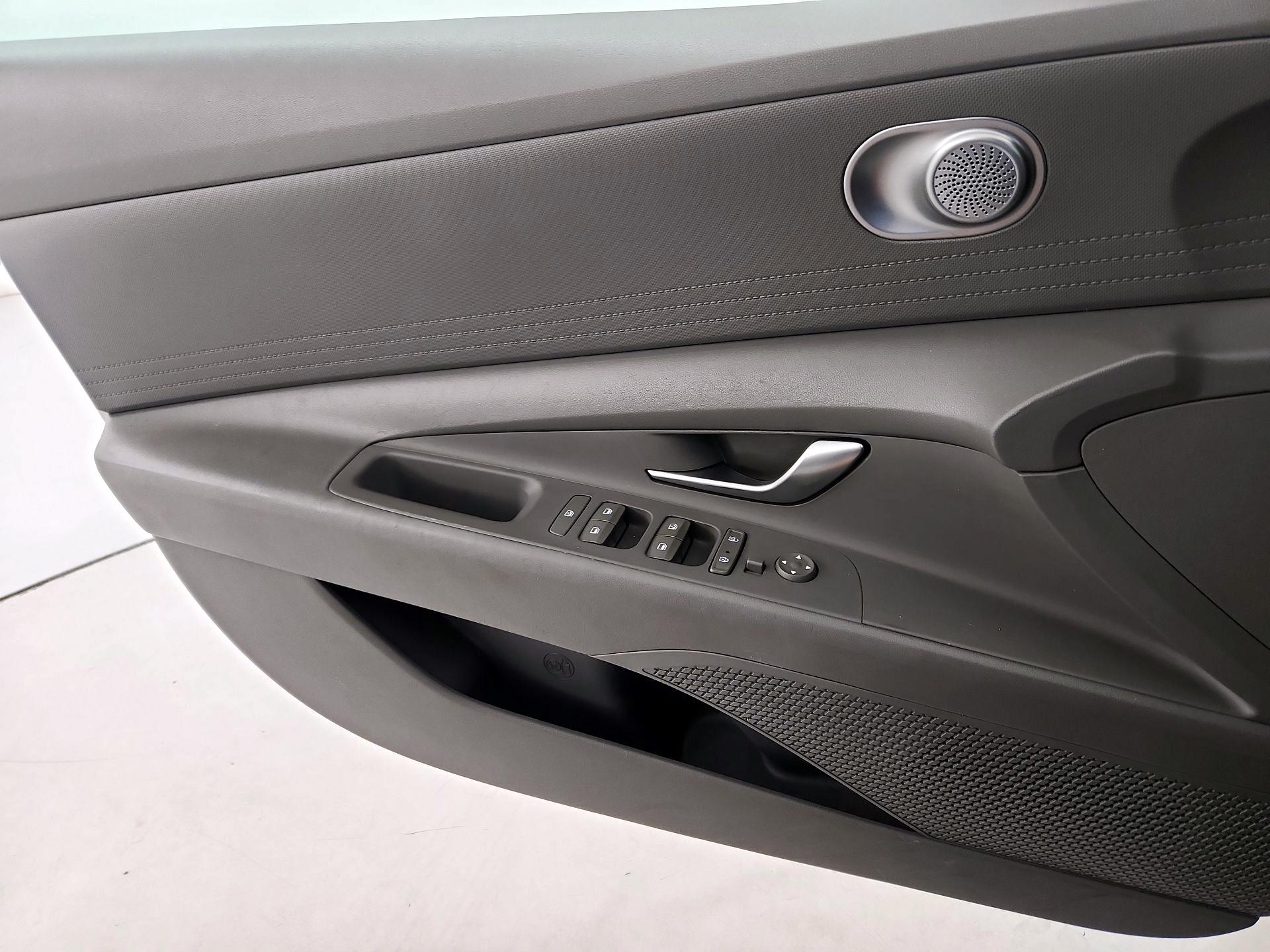 Thumbnail: 2021 Hyundai Elantra - 12