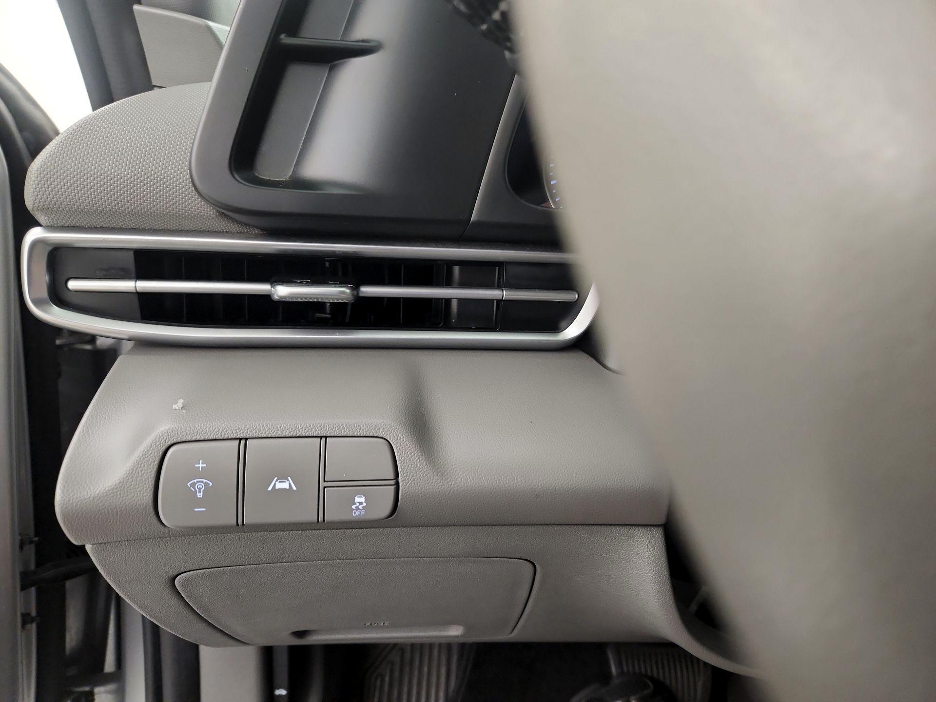 Thumbnail: 2021 Hyundai Elantra - 13