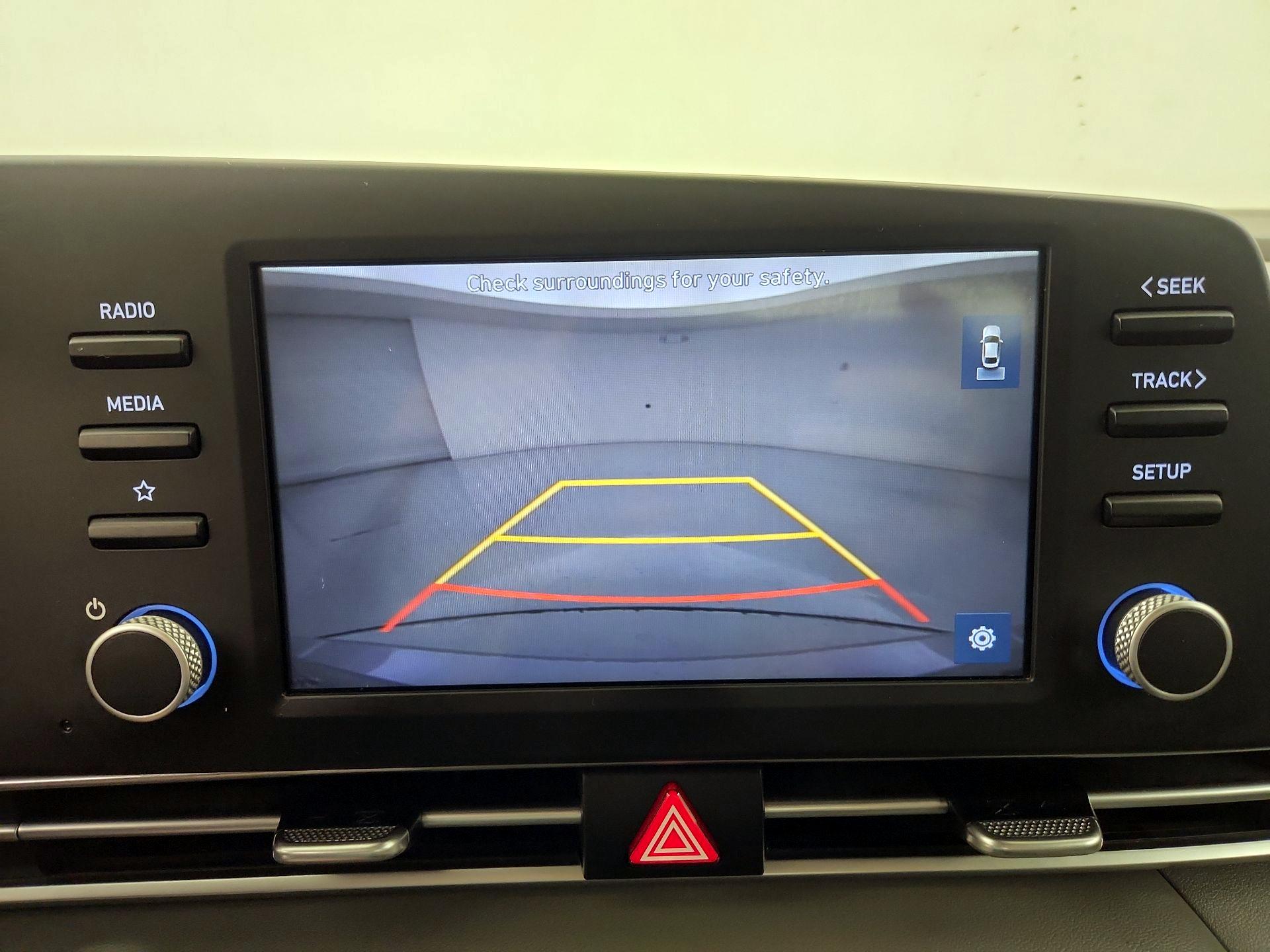 Thumbnail: 2021 Hyundai Elantra - 14