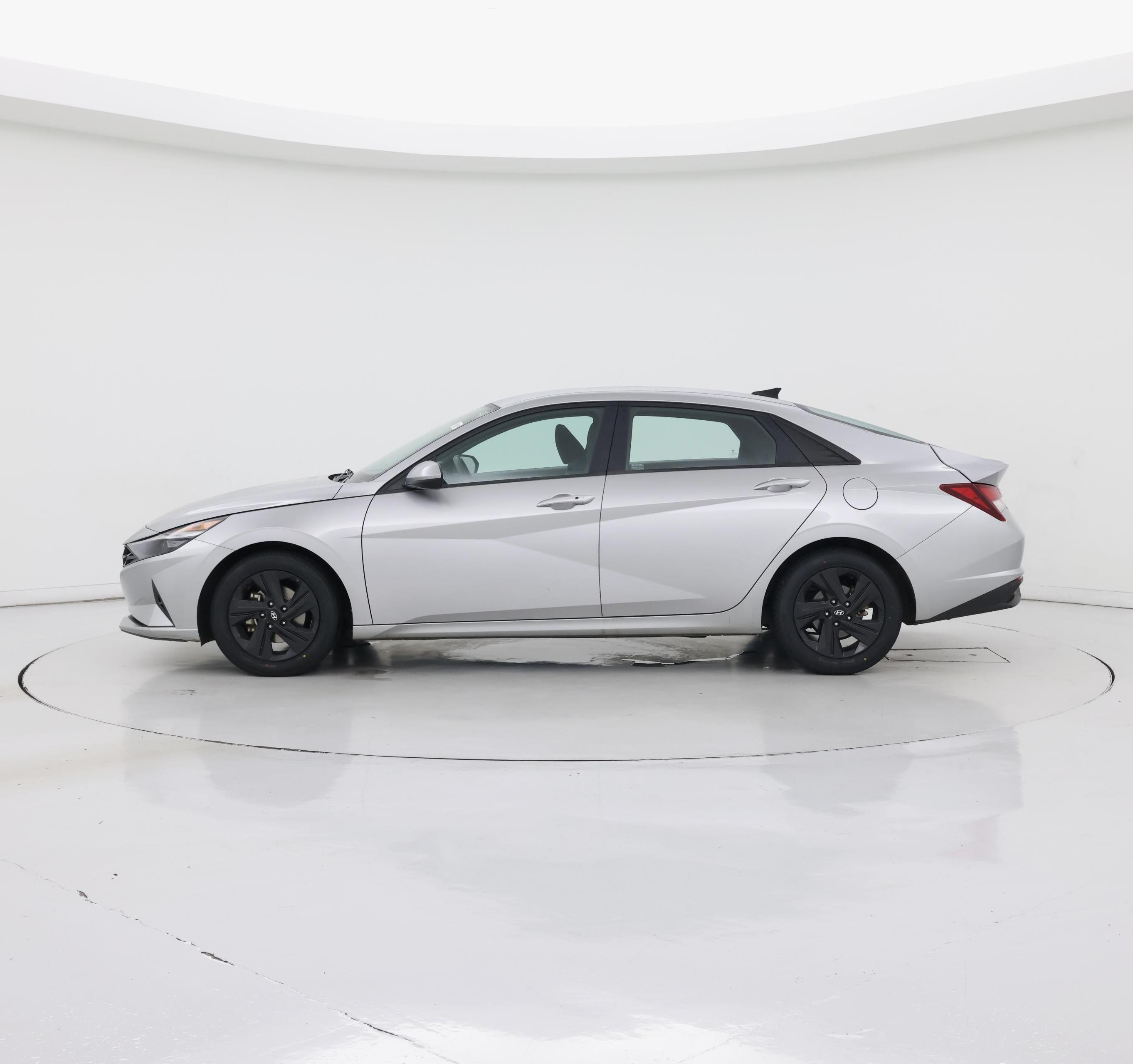 Thumbnail: 2021 Hyundai Elantra - 3