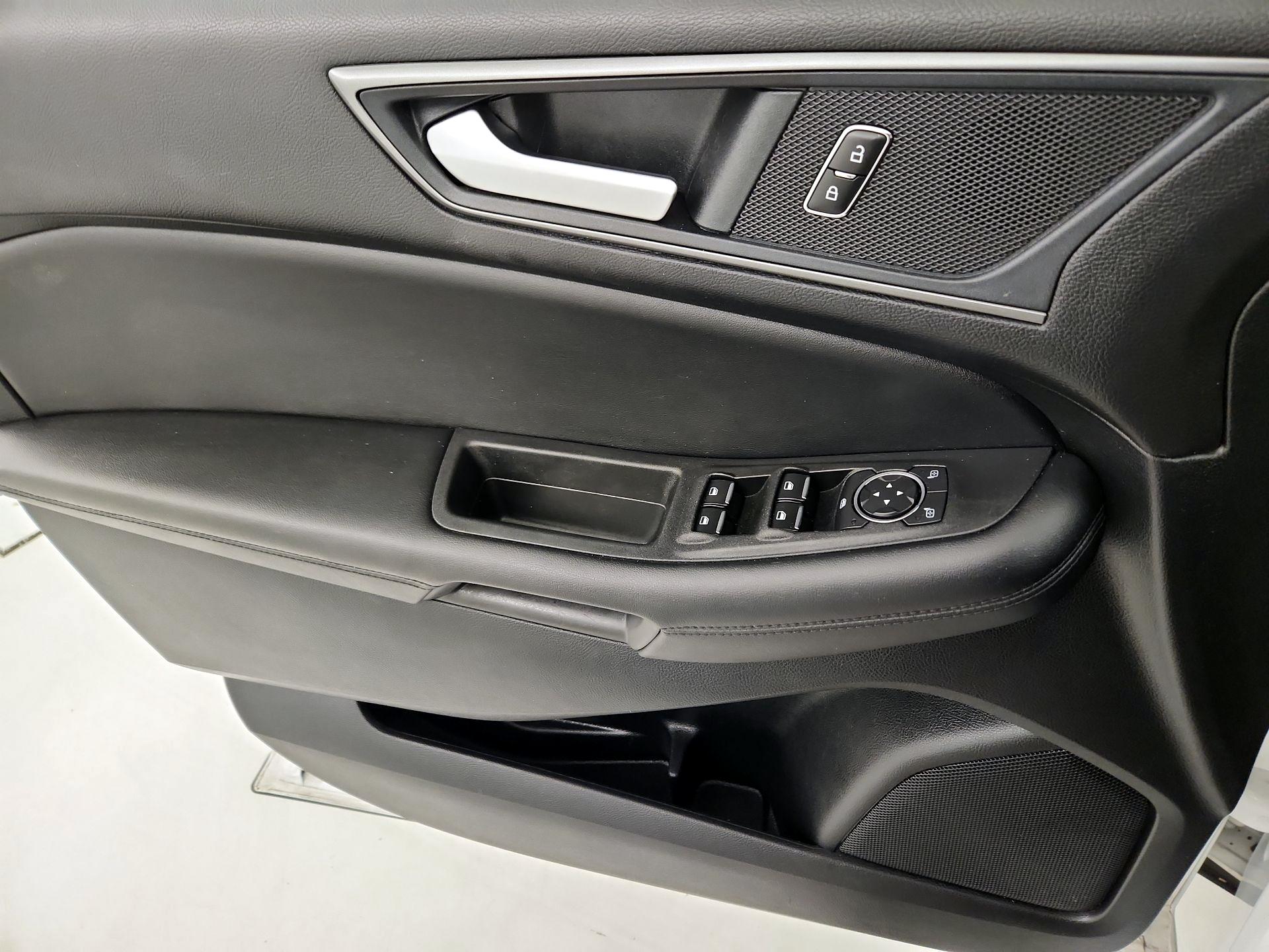 Thumbnail: 2022 Ford Edge - 12