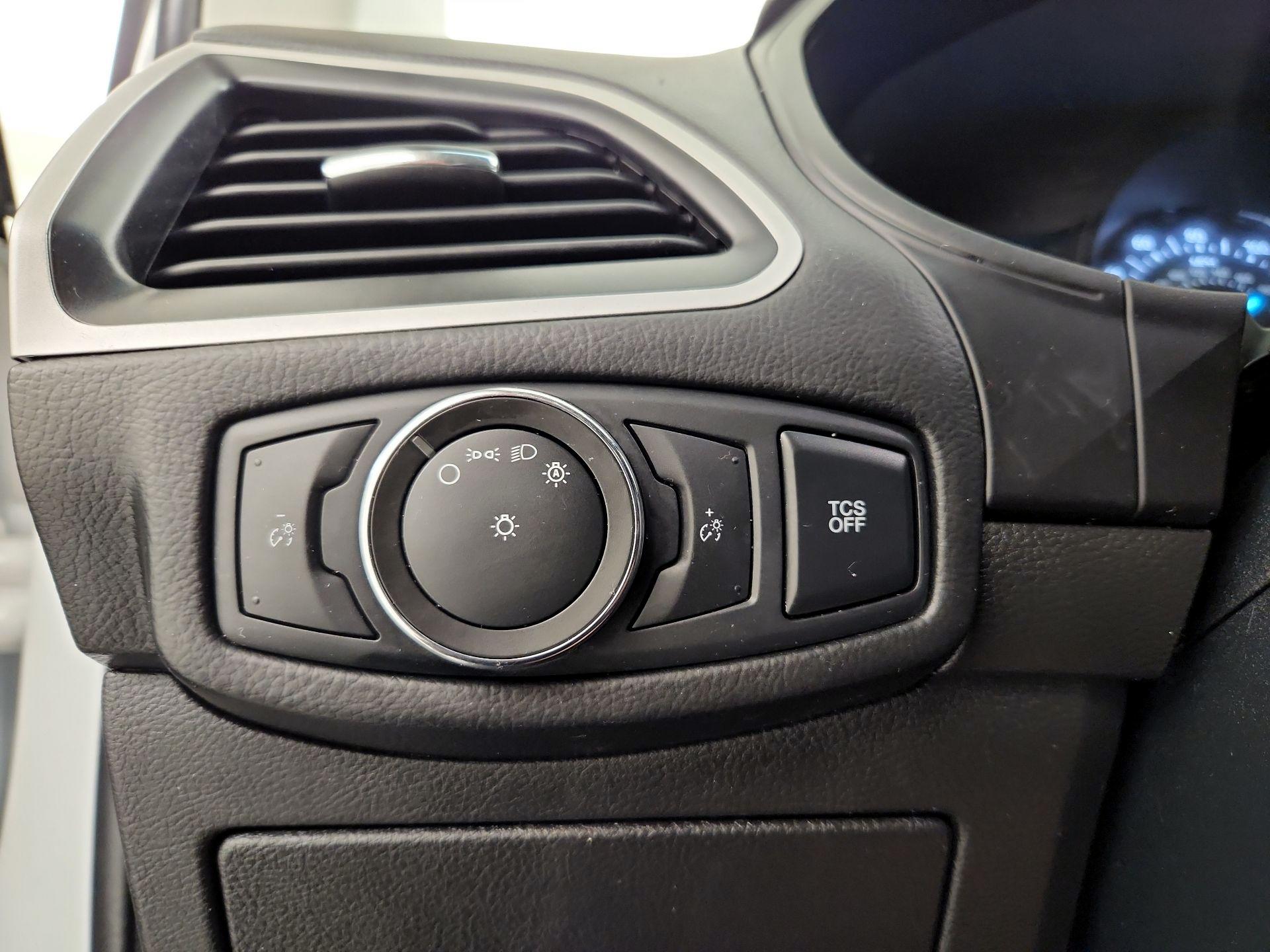 Thumbnail: 2022 Ford Edge - 13