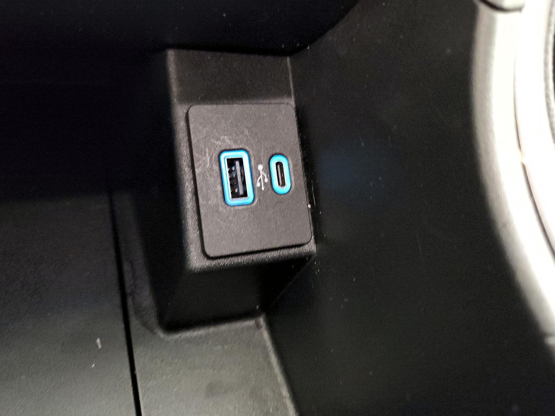 Thumbnail: 2022 Ford Edge - 18