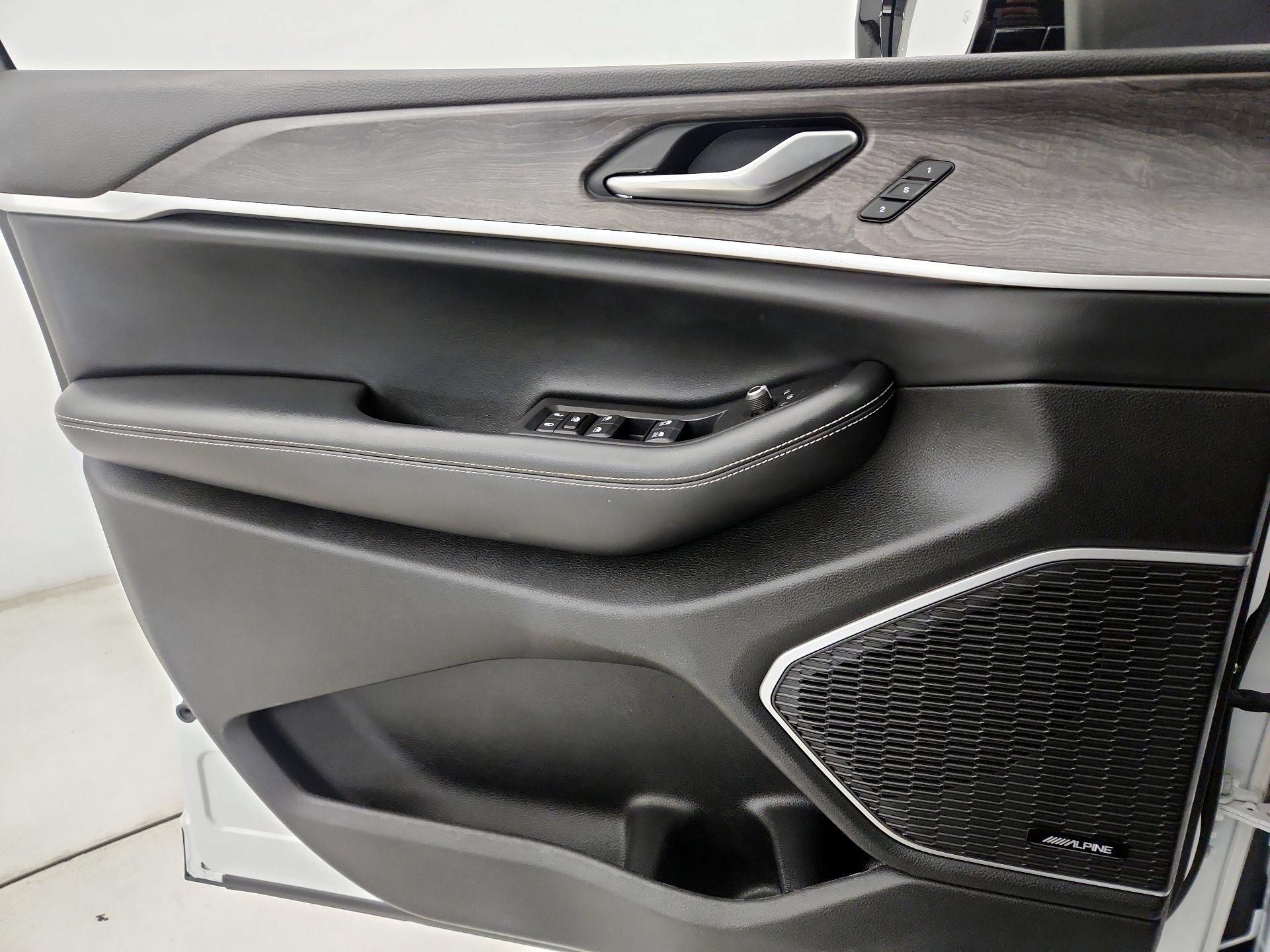 Thumbnail: 2022 Jeep Grand Cherokee - 12