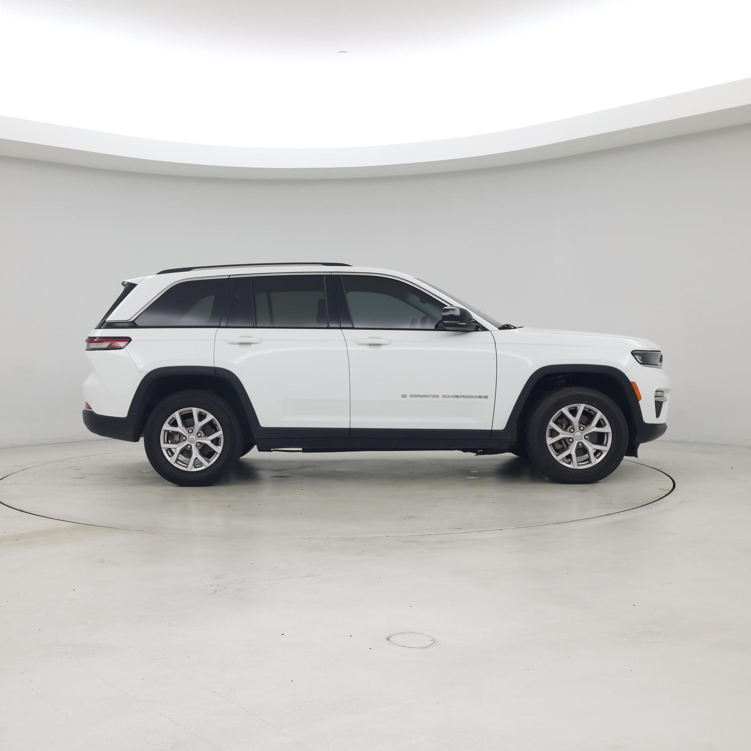 Thumbnail: 2022 Jeep Grand Cherokee - 7